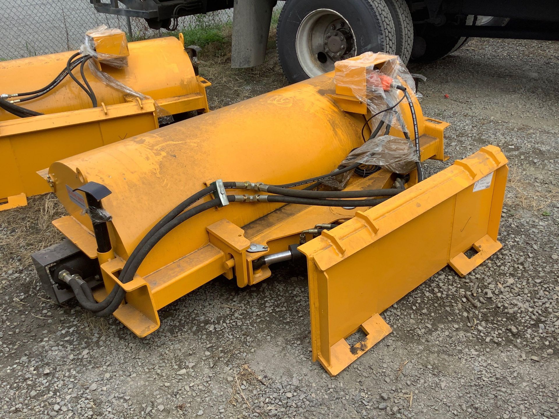 (1) SEVERE DUTY BROOM/SWEEPER ATTACHMENT 78 INCH - Image 4 of 4