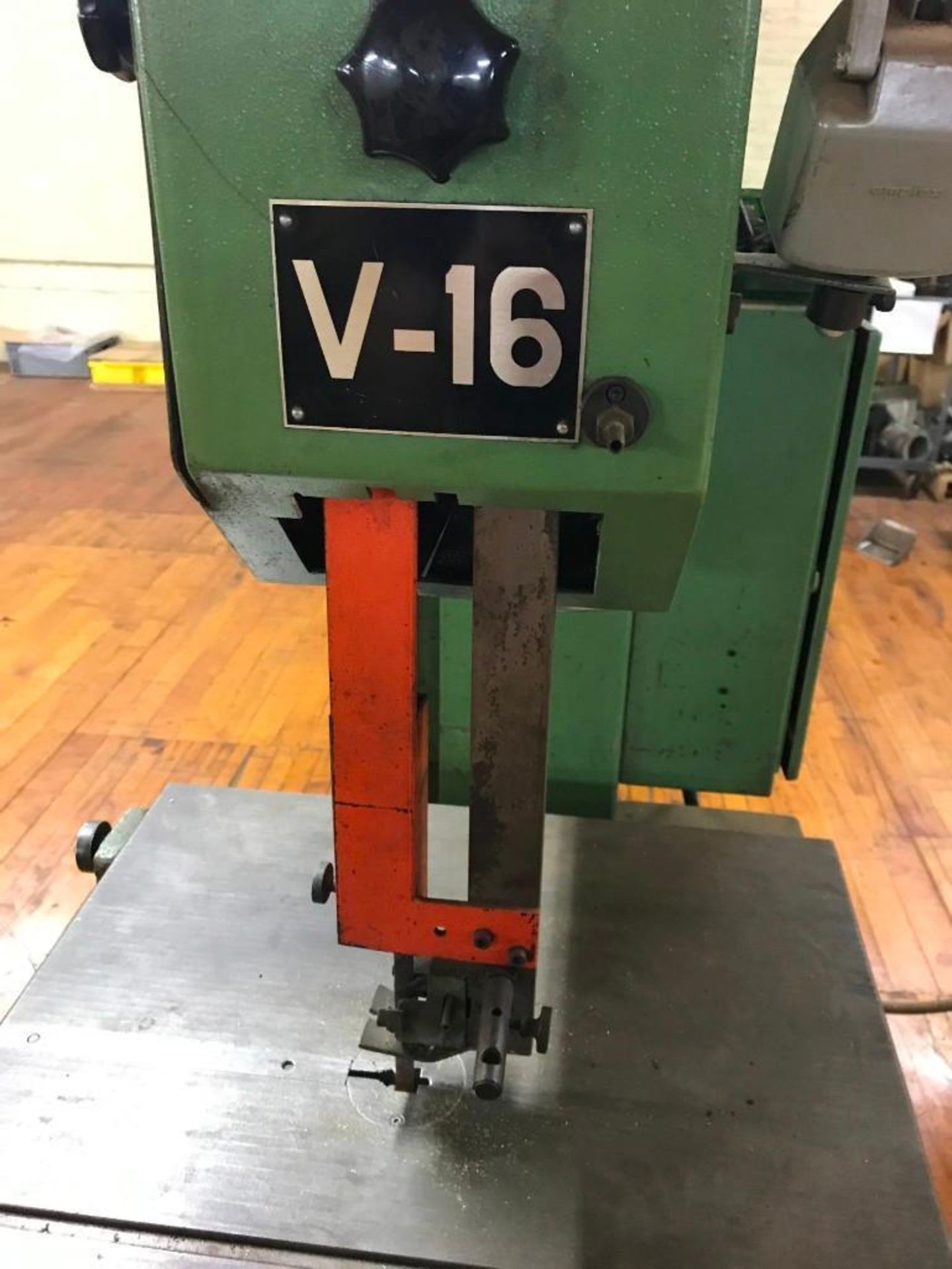 DAKE JOHNSON V-16 VERTICAL BAND SAW - Image 12 of 15