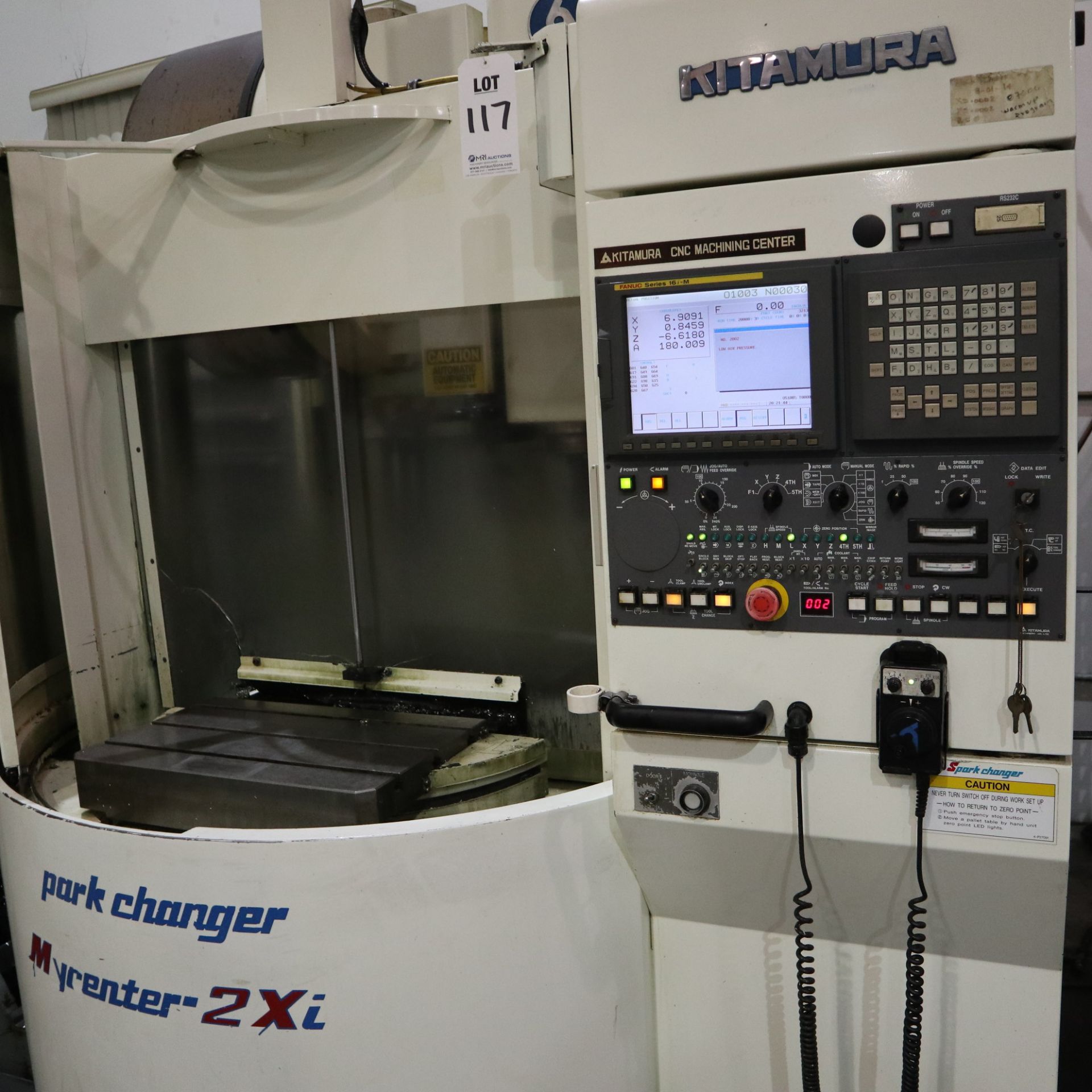 2004 KITAMURA 2XI SPARKCHANGER, FANUC 16IM CTRL, 2 PALLET, 20” X 14” X 18.1”, CHIP CONVEYOR, 40 - Image 2 of 8