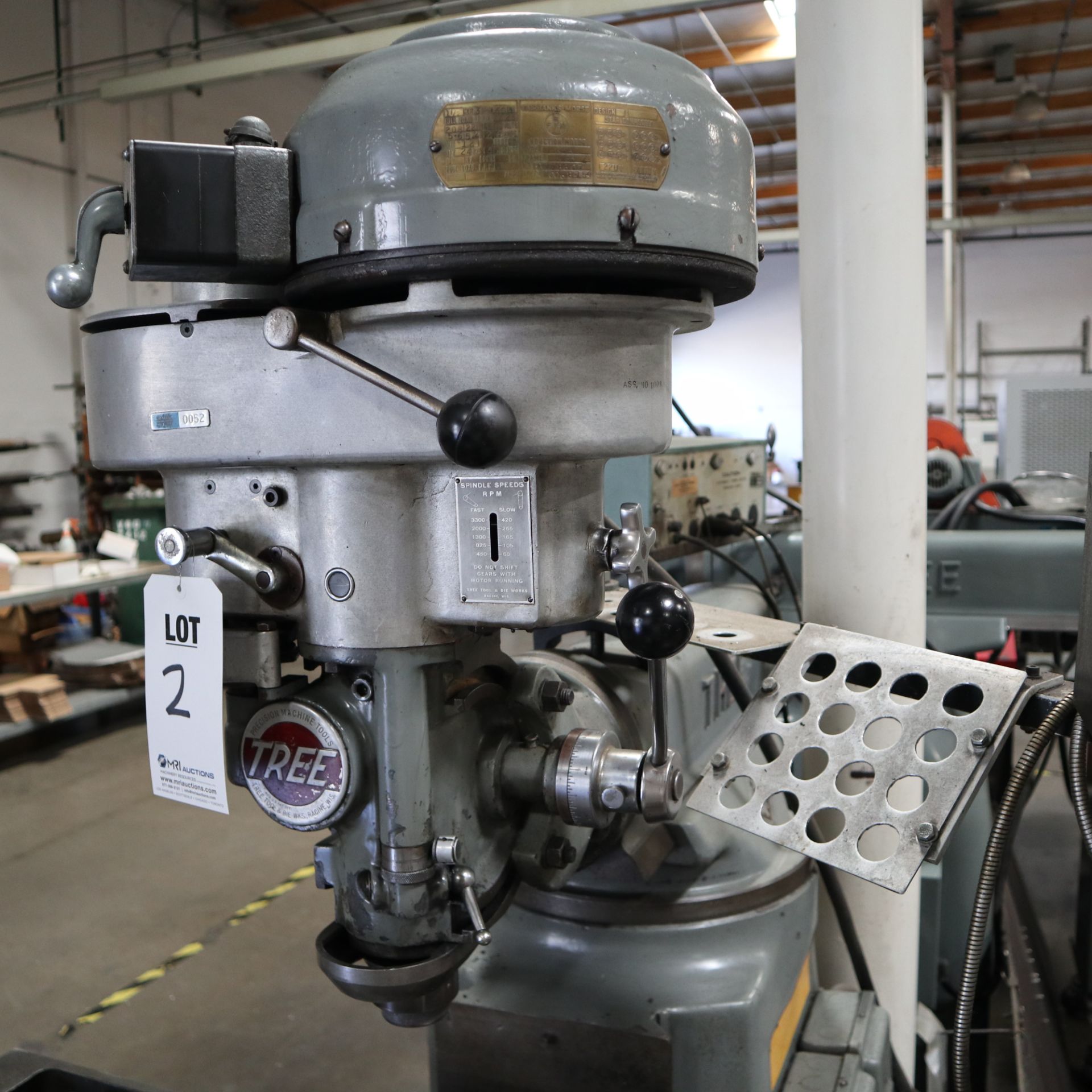 TREE MODEL 2UVR MILLING MACHINE, REBUILT 1975, S/N 1008, WITH TRAK DRO *PLEASE NOTE: ISSUE WITH X - Image 4 of 12