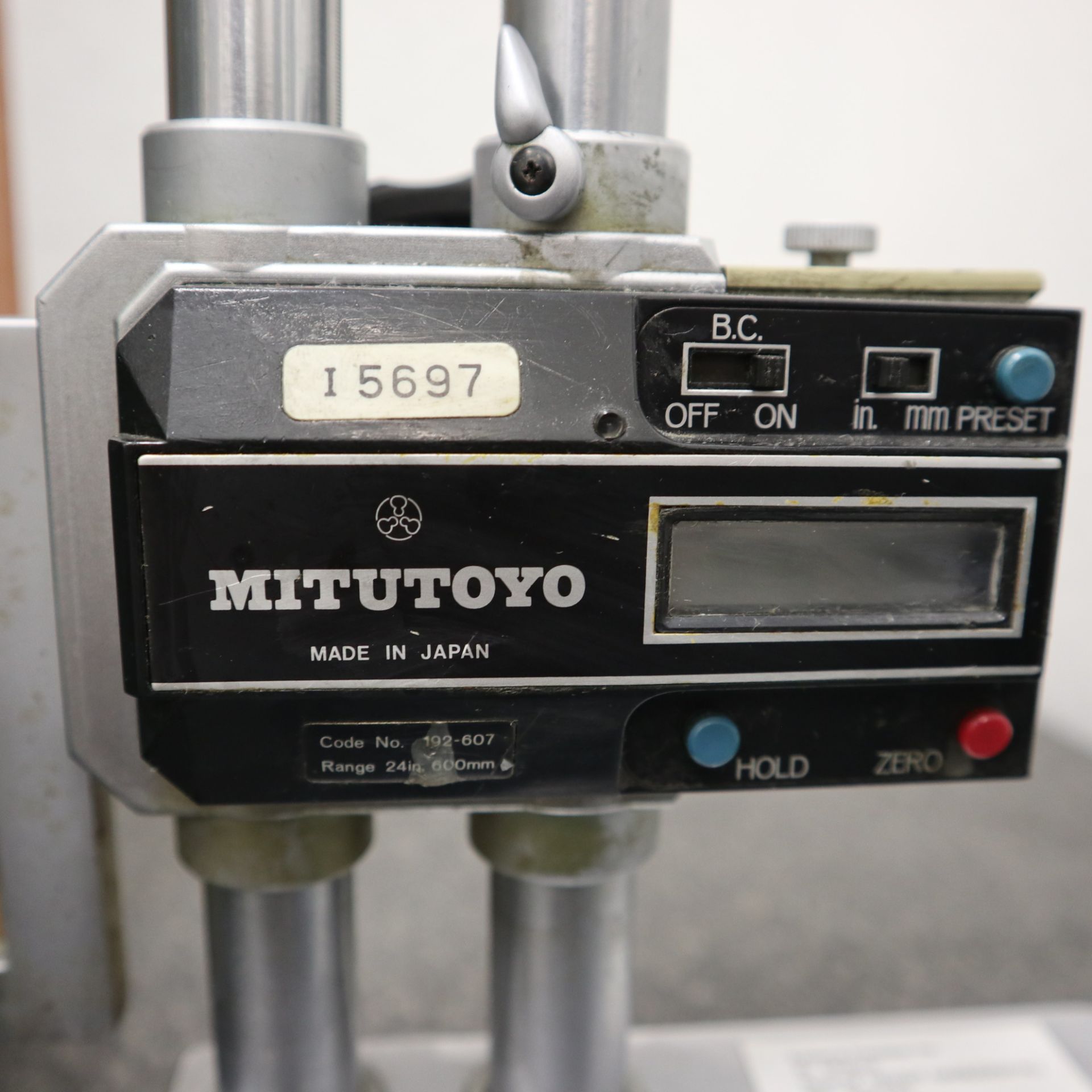 LOT TO INCLUDE: (1) MITUTOYO DIGITAL HEIGHT GAGE 24" (1) MITUTOYO DIAL HEIGHT GAGE 12" - Image 3 of 3