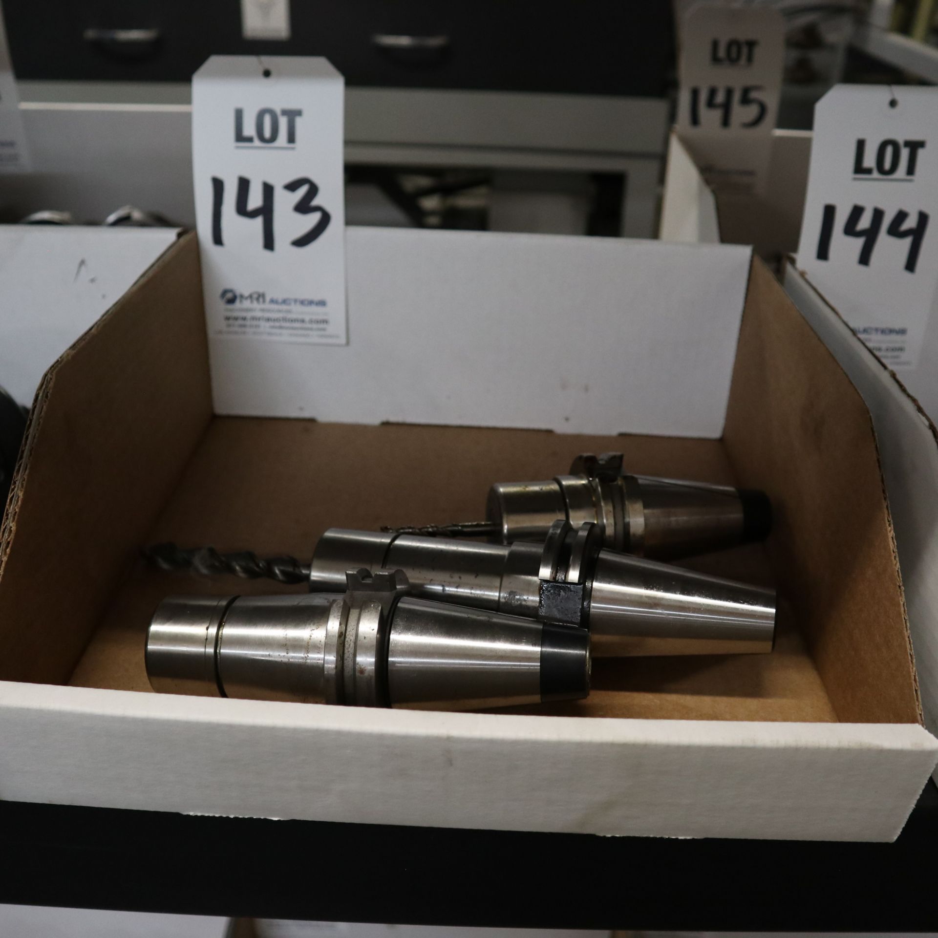 (3) NIKKEN MCAT40-VC13 TOOL HOLDERS