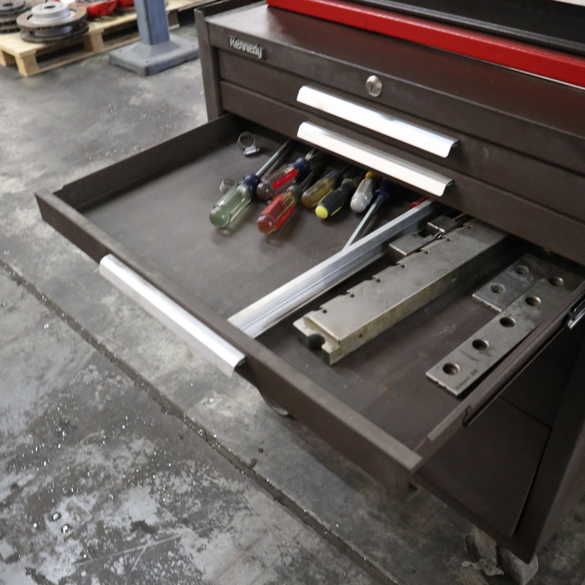 LOT TO INCLUDE: (1) CRAFTSMAN TOOLBOX 9 DRAWER WITH MISC. WRENCHES, SOCKETS, AND TOOLING - Image 12 of 14