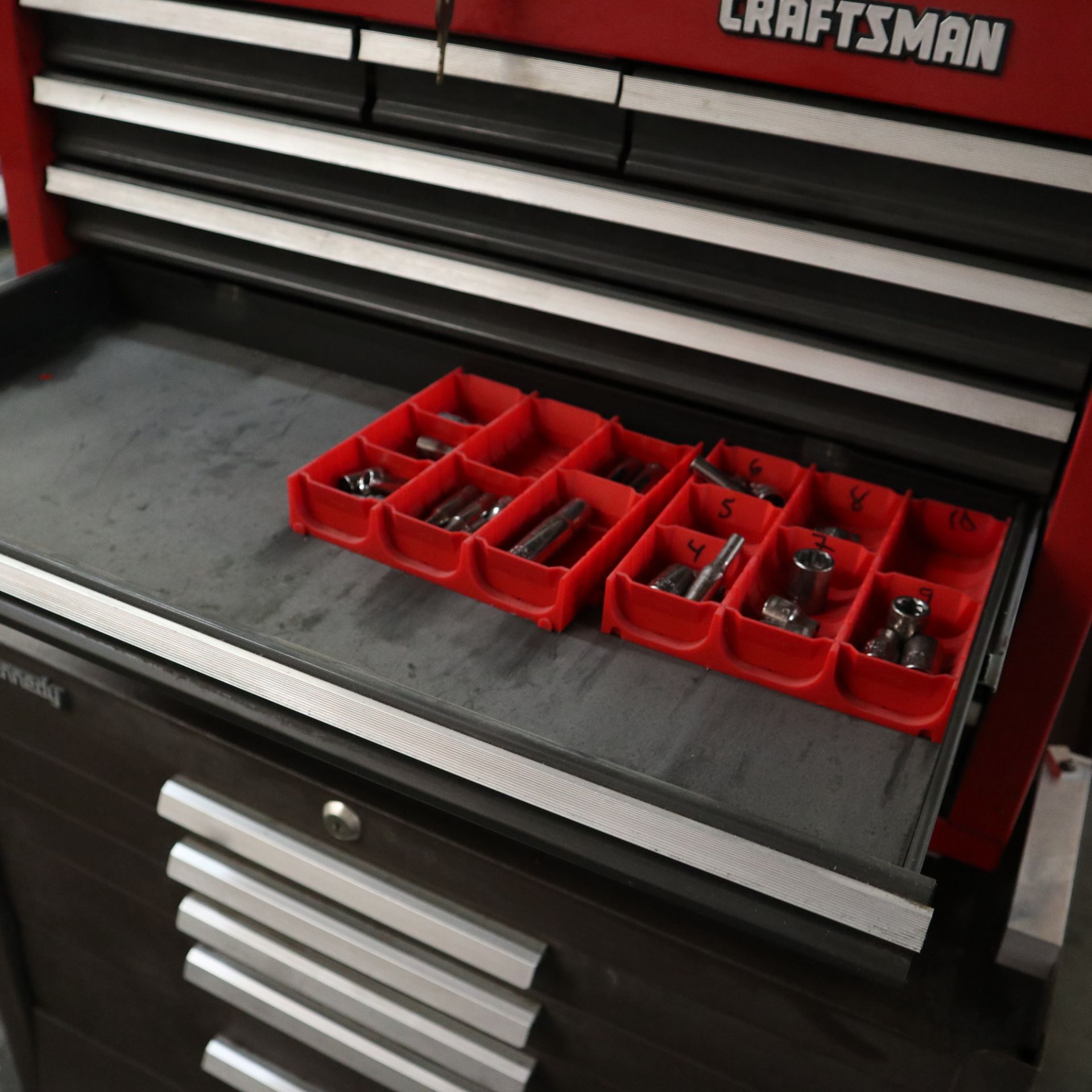 LOT TO INCLUDE: (1) CRAFTSMAN TOOLBOX 9 DRAWER WITH MISC. WRENCHES, SOCKETS, AND TOOLING - Image 7 of 14