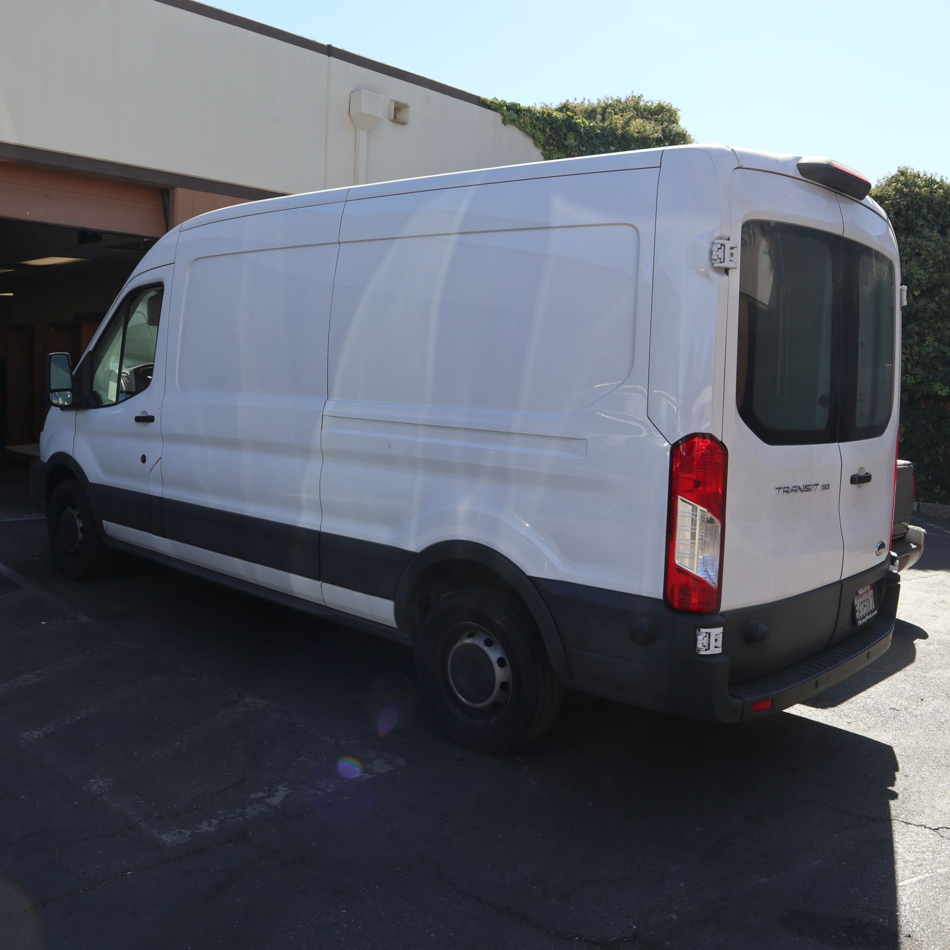 LOW MILEAGE! 2018 FORD TRANSIT-150 SPRINTER VAN, XLT, 6 CYLINDER 3.7L FI DOHC 227 CID, BACK UP - Image 2 of 7