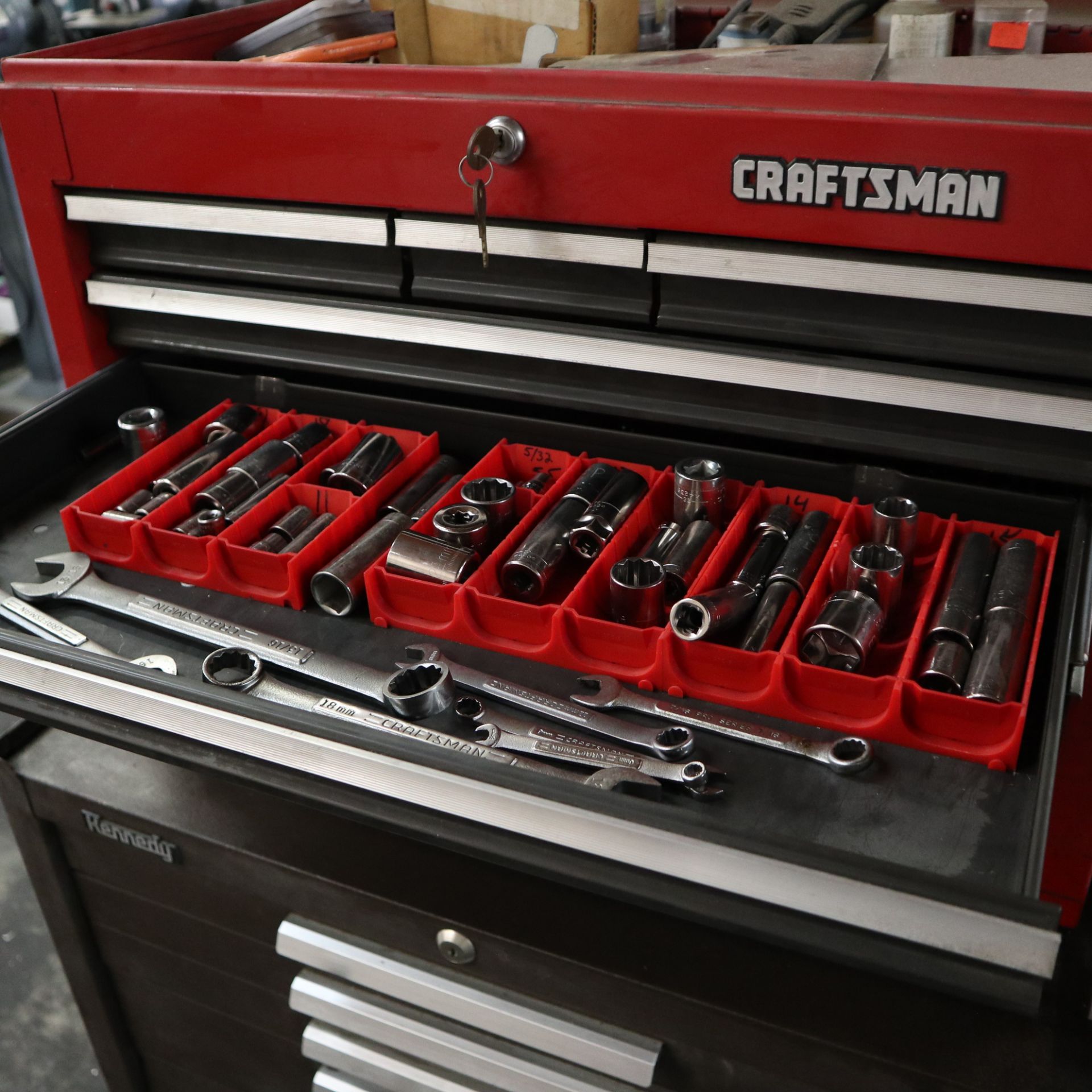 LOT TO INCLUDE: (1) CRAFTSMAN TOOLBOX 9 DRAWER WITH MISC. WRENCHES, SOCKETS, AND TOOLING - Image 6 of 14