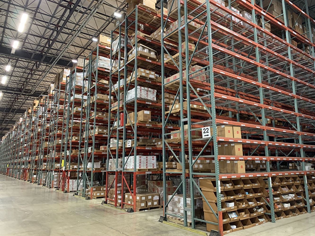 McGRAW HILL COMPANIES - Facility Closed - Incredibly Clean  700,000 SF Distribution Center