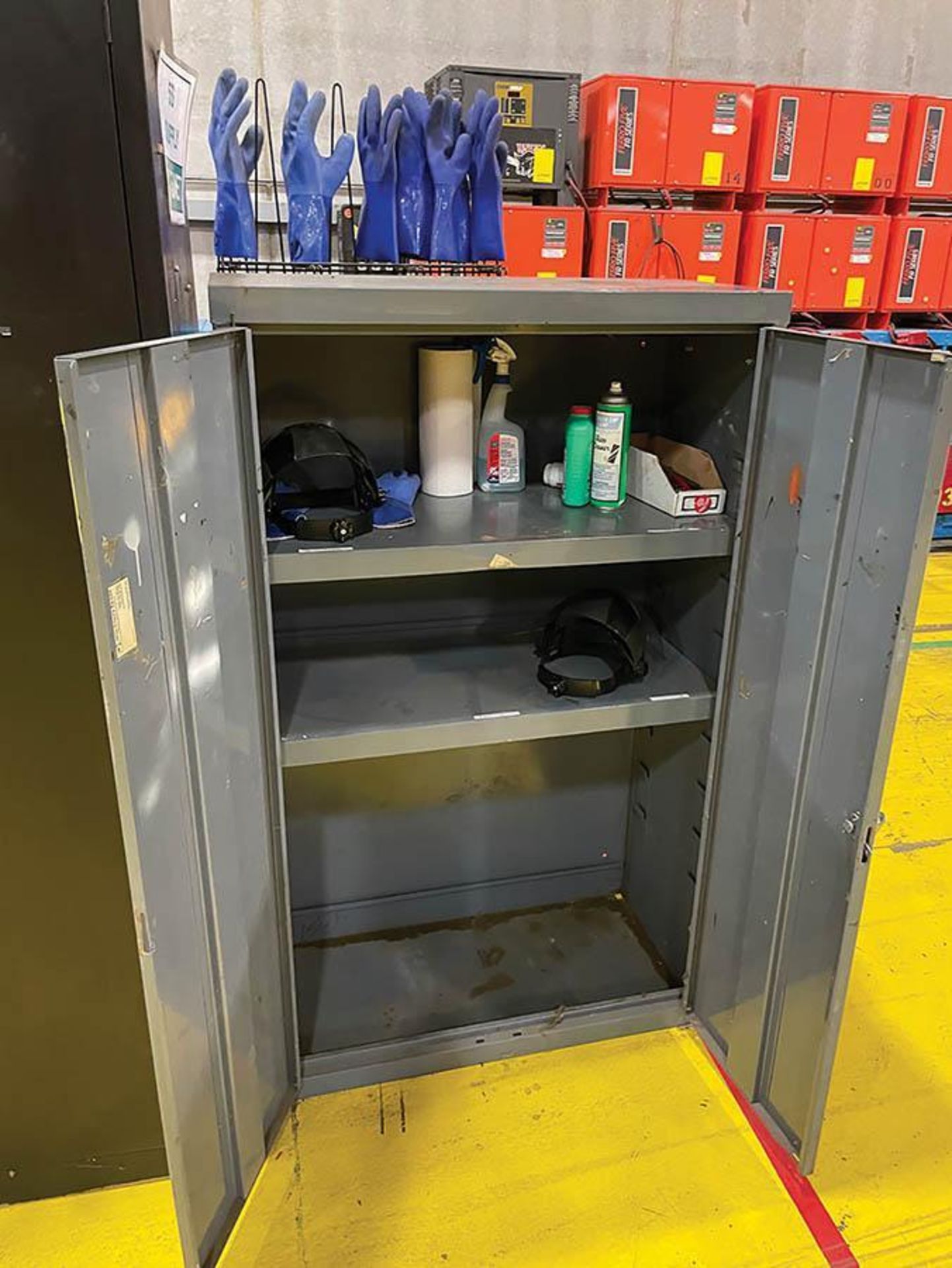 CABINET W/ CONTENT: BATTERY PPE EQUIPMENT