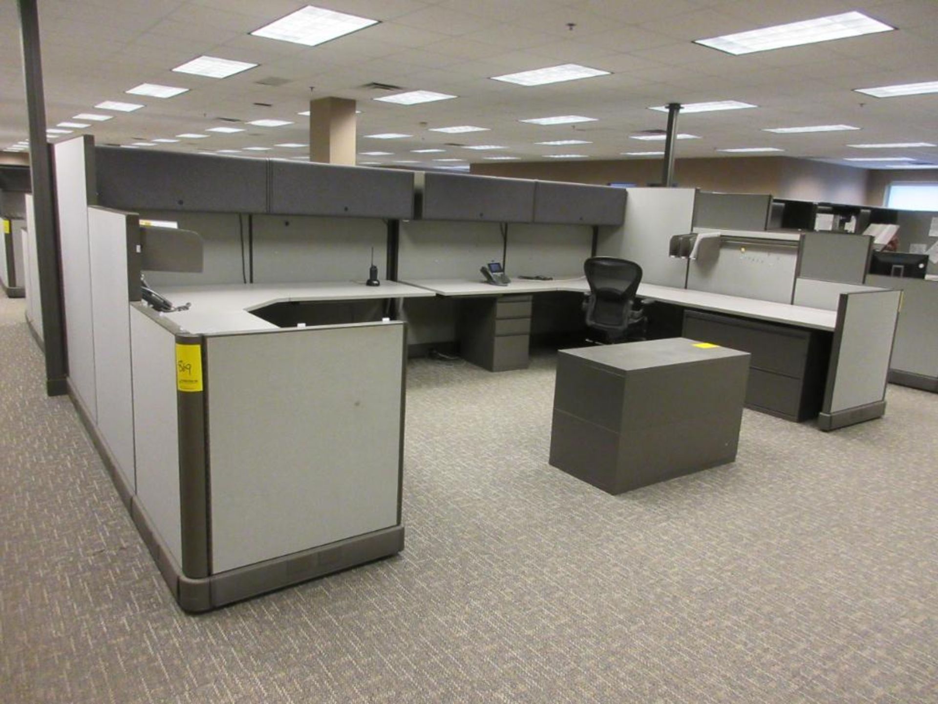 HERMAN MILLER OFFICE CUBICLE - Image 2 of 2