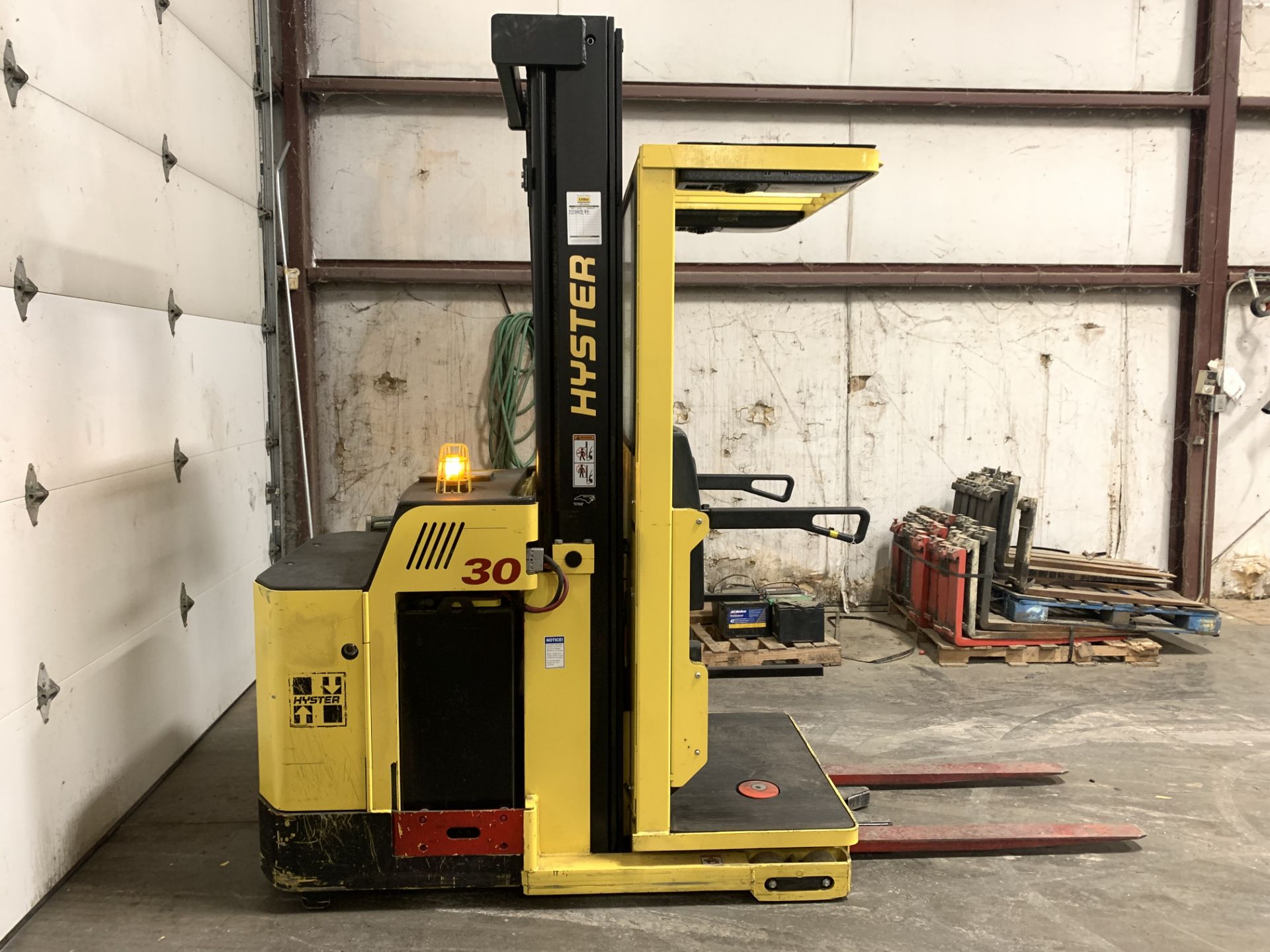 *LOCATED HAMILTON, OH* 2016 HYSTER 3,000-LB. CAP ORDER PICKER, MODEL: R30XM3, 36V, 240" LIFT HEIGHT - Image 4 of 4