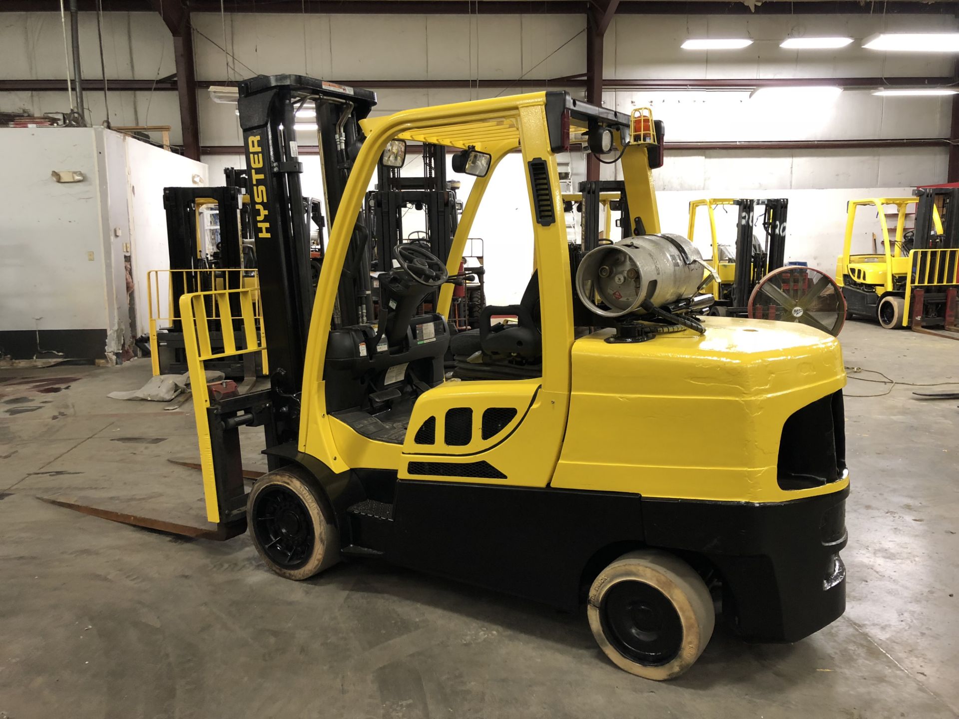 2015 HYSTER 12,000 LB. CAPACITY FORKLIFT, MODEL S120FT, S/N 4004V02064N, LPG, 15,355 HOURS, SOLID - Image 3 of 6