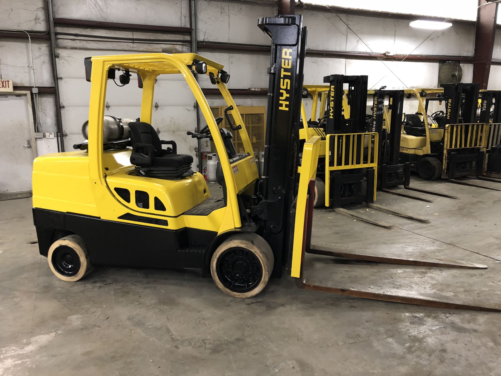 2015 HYSTER 12,000 LB. CAPACITY FORKLIFT, MODEL S120FT, S/N 4004V02064N, LPG, 15,355 HOURS, SOLID