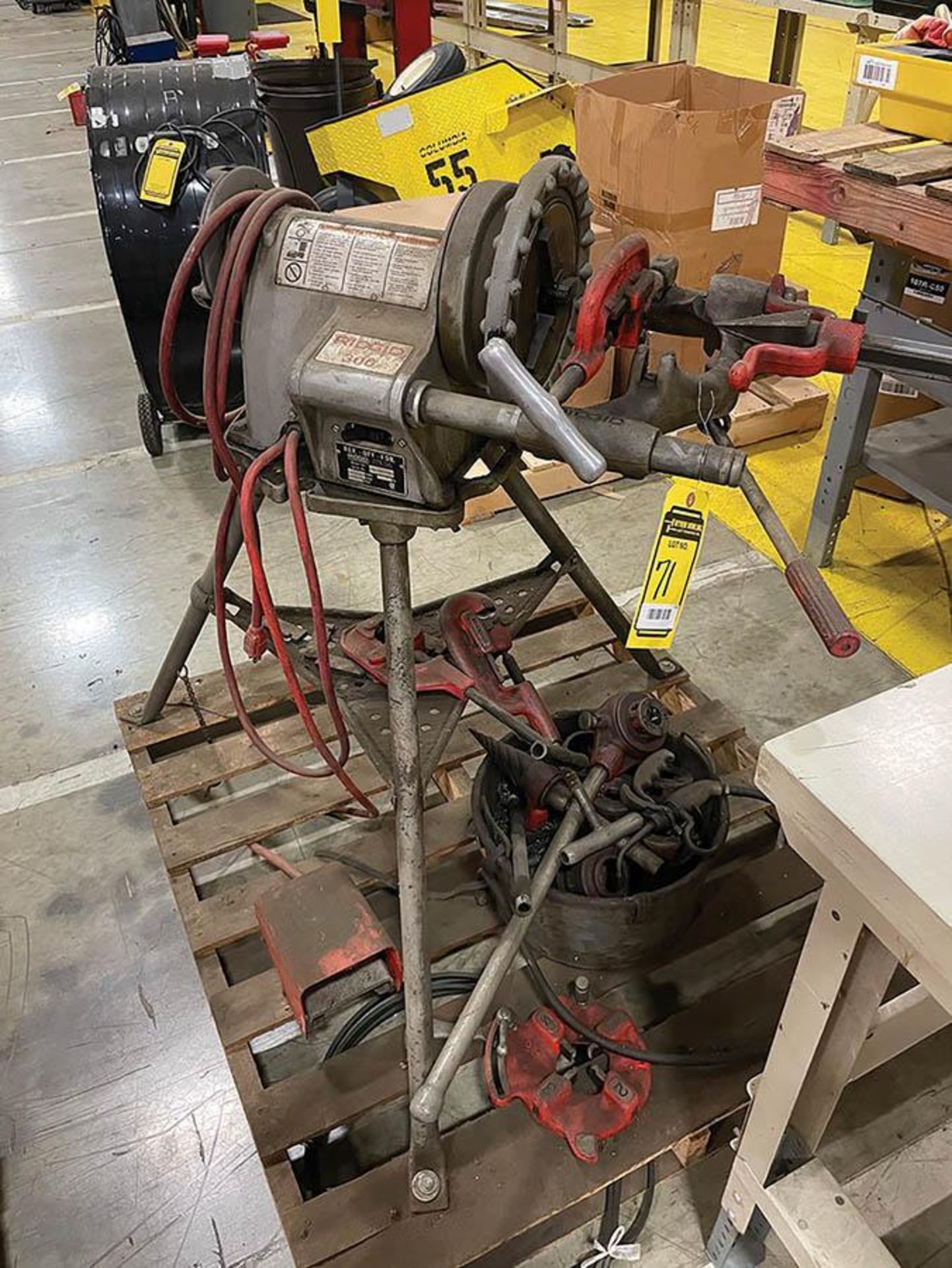 RIDGID 300 PIPE THREADER, DIE, CUTTERS, MANUAL PIPE THREADER AND DIES