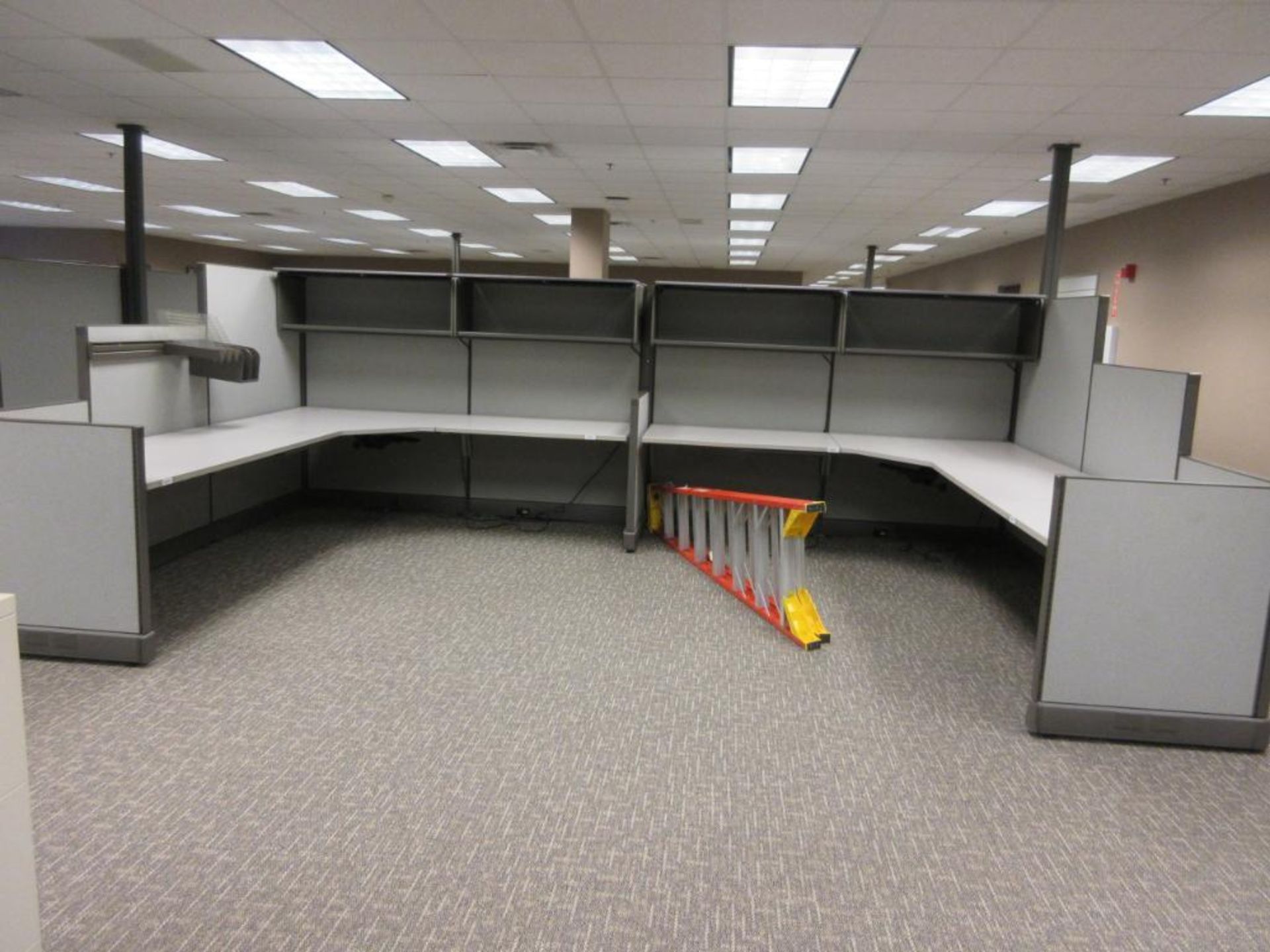 HERMAN MILLER OFFICE CUBICLE