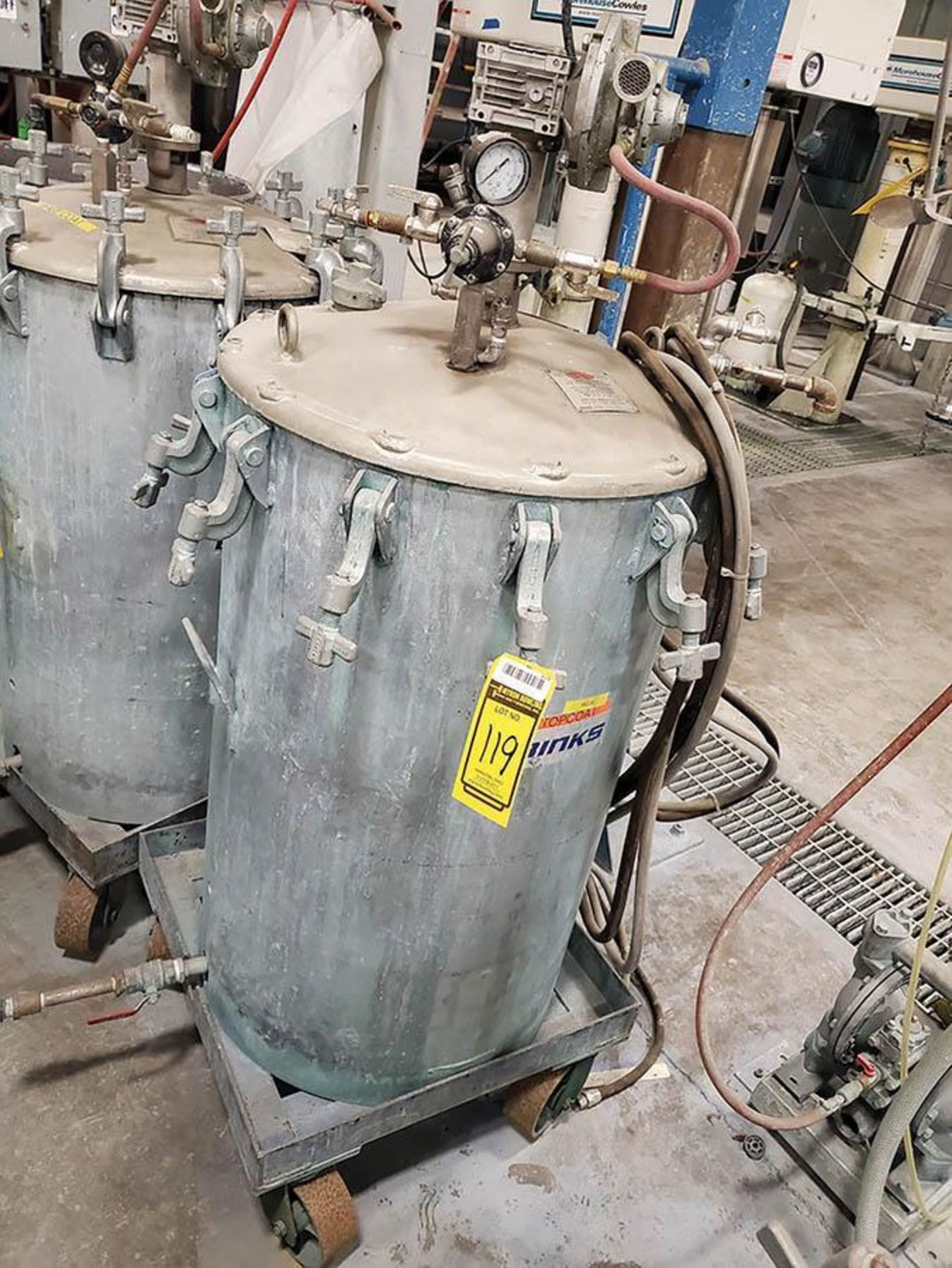 BINKS POWDER PRESSURE POT, 110 MAX PSIG, 23 1/2'' INSIDE DIA. - Image 2 of 4