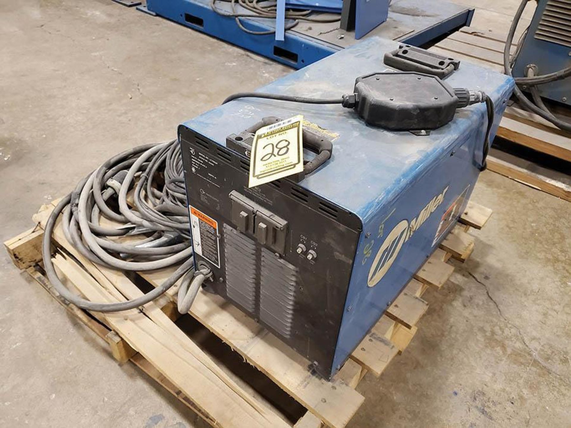 MILLER INVISION 456P DC INVERTER ARC WELDER WITH HOSE AND HEAD - Image 5 of 5