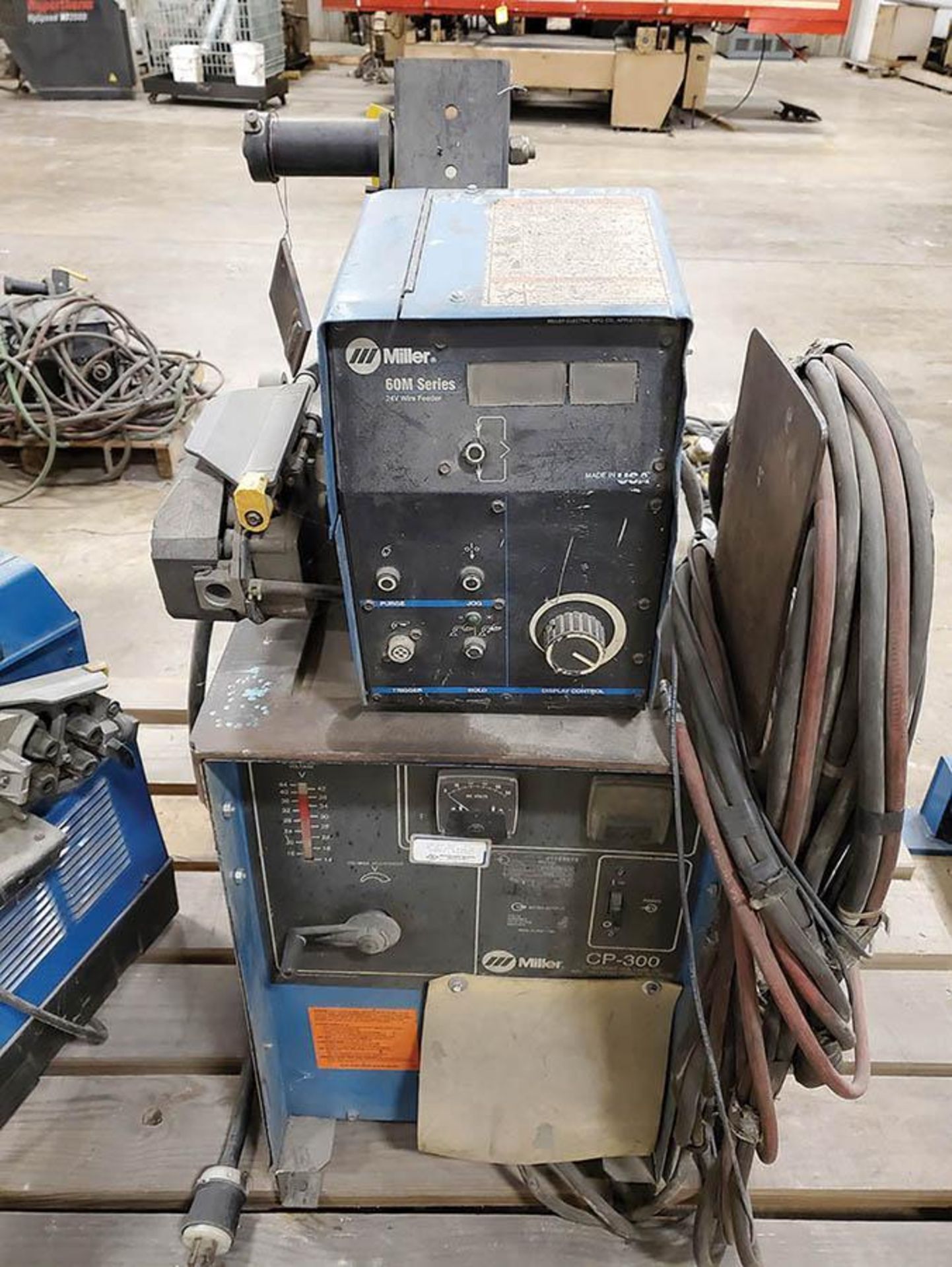 MILLER CP-300 CV-DC ARC WELDER WITH 60 SERIES 24V WIRE FEED - Image 2 of 5