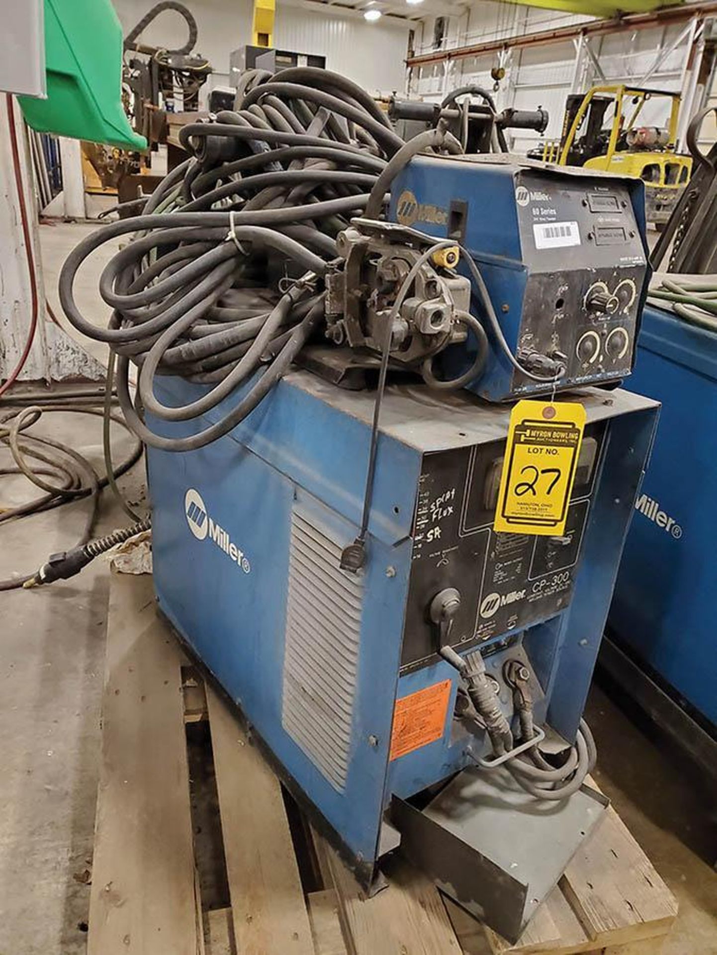 MILLER CP-300 CV-DC ARC WELDER WITH 60 SERIES 24V WIRE FEED