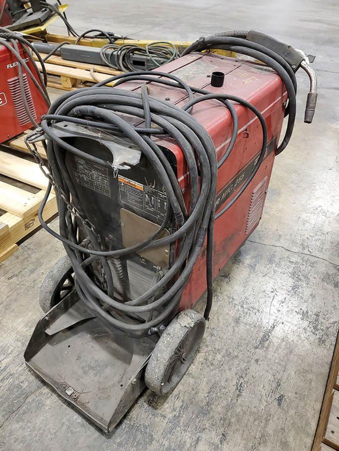 LINCOLN POWERMIG 255 WELDER ON BOTTLE CART - Image 4 of 4