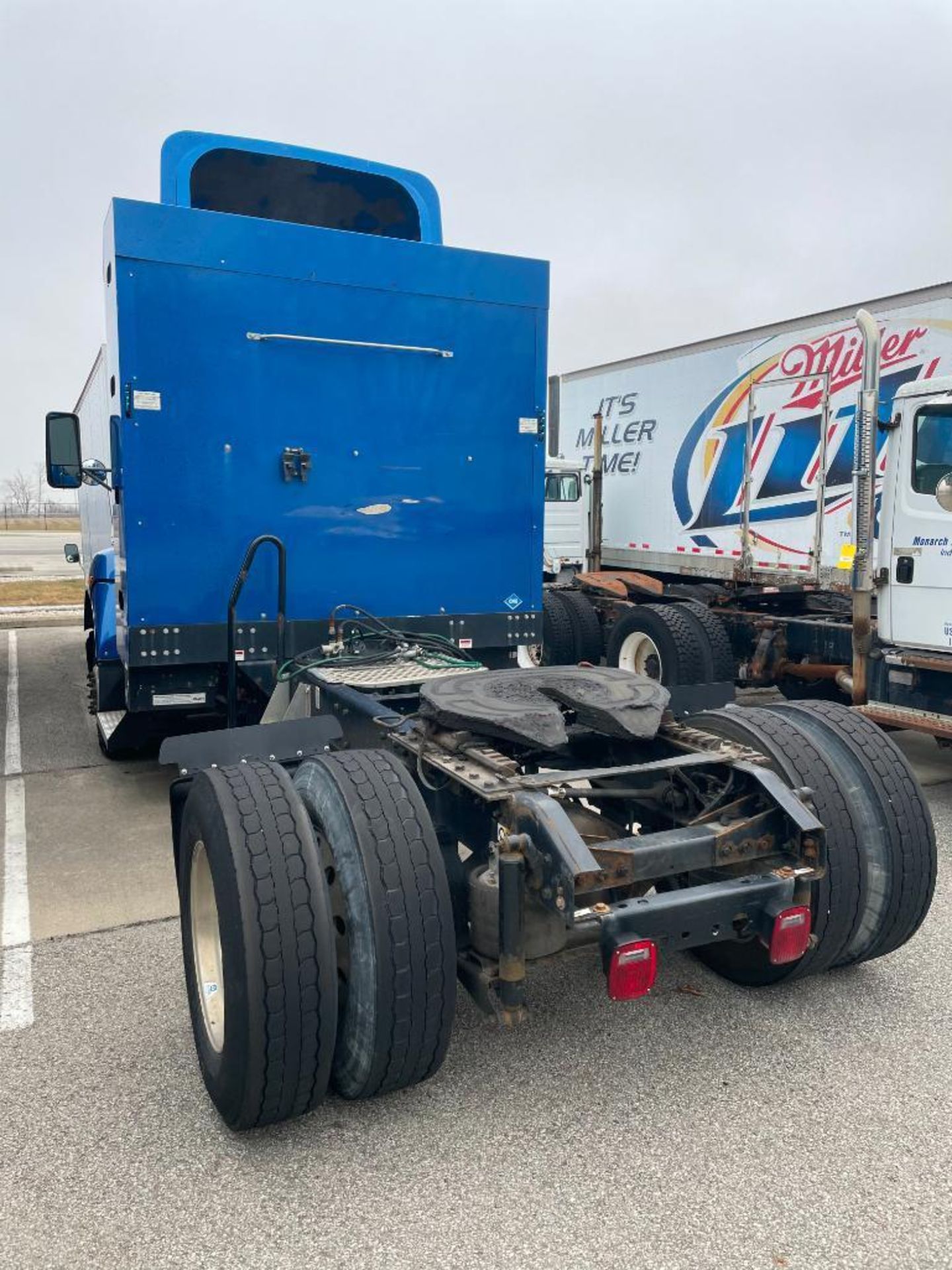 2013 KENWORTH T440 TRACTOR, SINGLE AXLE, DAY CAB, COMPRESSED NATURAL GAS (CNG), CUMMINS ISLG 320 CNG - Image 2 of 9