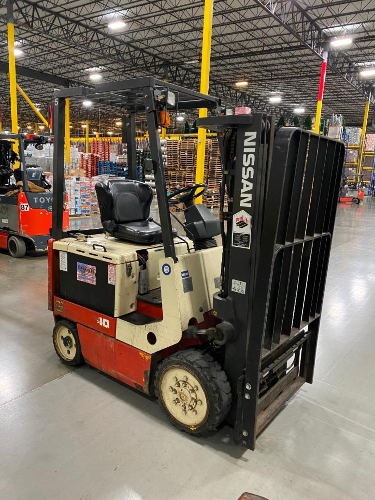 2002 NISSAN 40 ELECTRIC FORKLIFT, MODEL CWP02L20S, S/N CWP002-9C4197, 13,256 HOURS, SIDESHIFT, 3-STA - Image 7 of 9