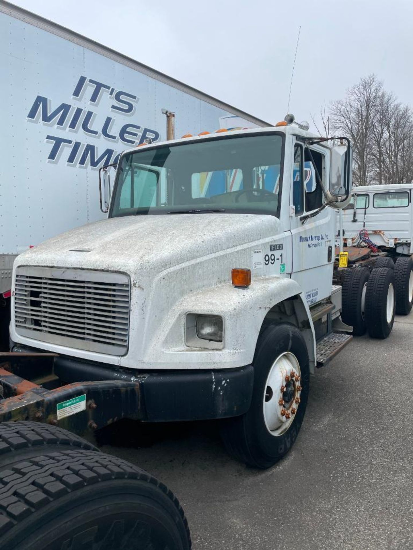 1999 FREIGHTLINER FL80 TRACTOR, SINGLE AXLE, DAY CAB, VIN 1FUWJJBB4XHA28094, UNIT 99-1