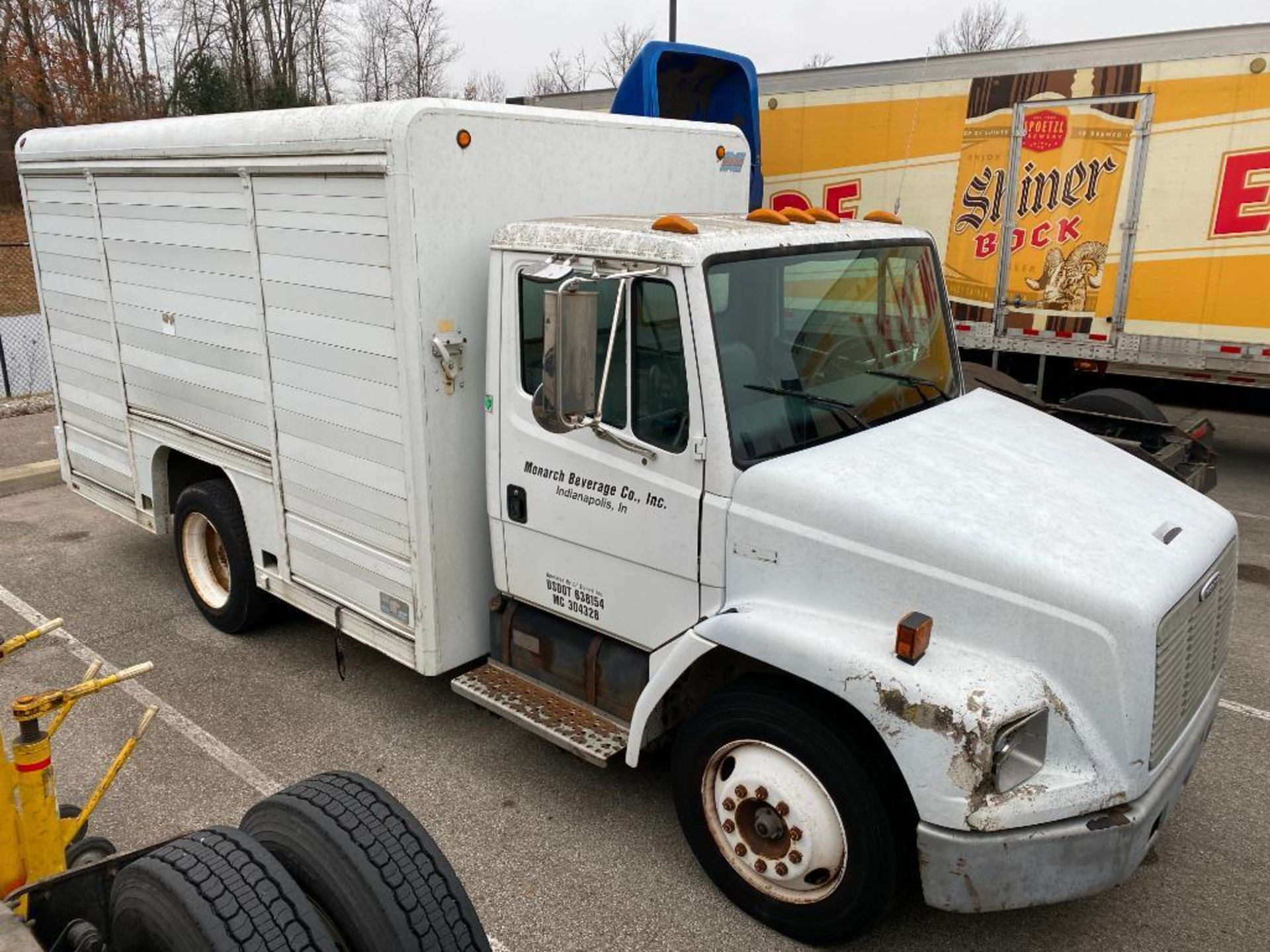 1999 FREIGHTLINER FL80 TRACTOR, BEVERAGE CARGO BOX, 193,508 MILES, VIN 1FV3GFFC2XHA33095, UNIT 99-0 - Image 4 of 6