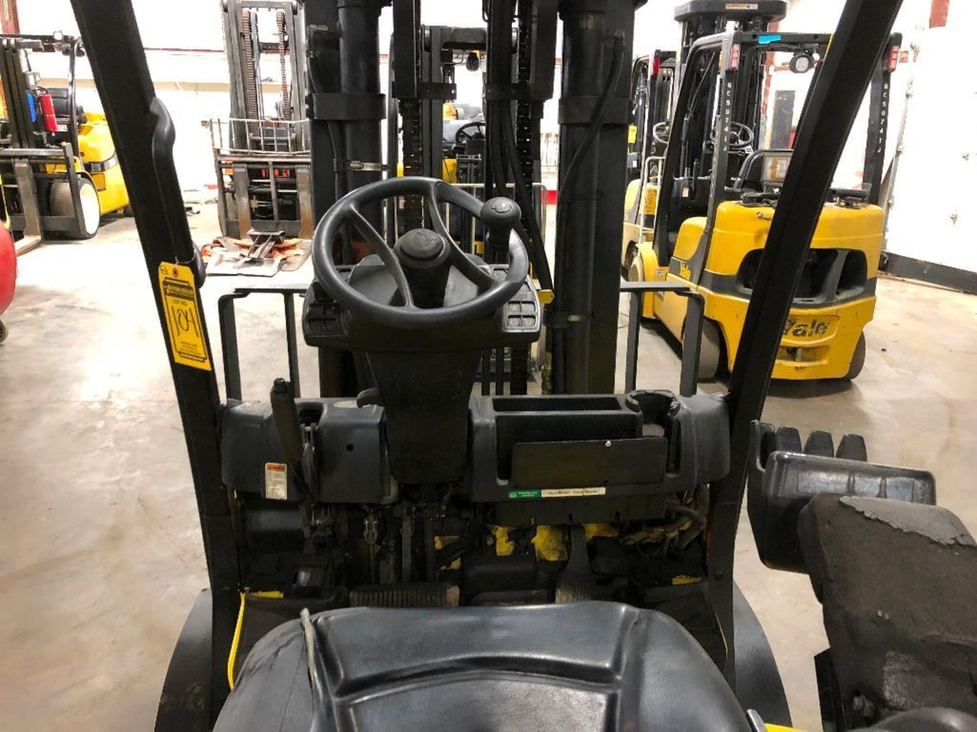 2010 HYSTER 12,000-LB. CAPACITY FORKLIFT, MODEL: S120FT, S/N: G004V04557G, LPG, SOLID TIRES, LEVER S - Image 5 of 5