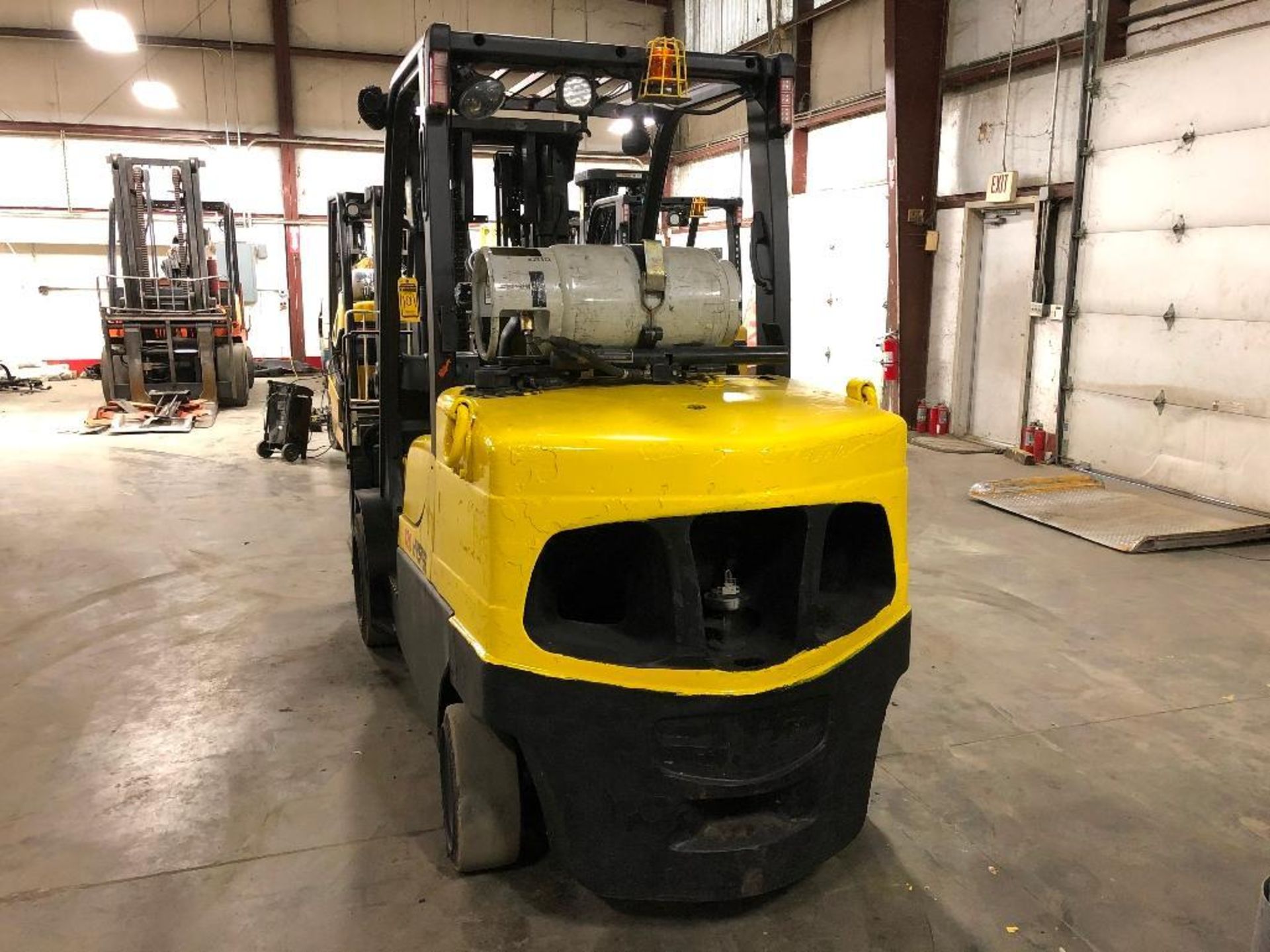 2010 HYSTER 12,000-LB. CAPACITY FORKLIFT, MODEL: S120FT, S/N: G004V04557G, LPG, SOLID TIRES, LEVER S - Image 4 of 5