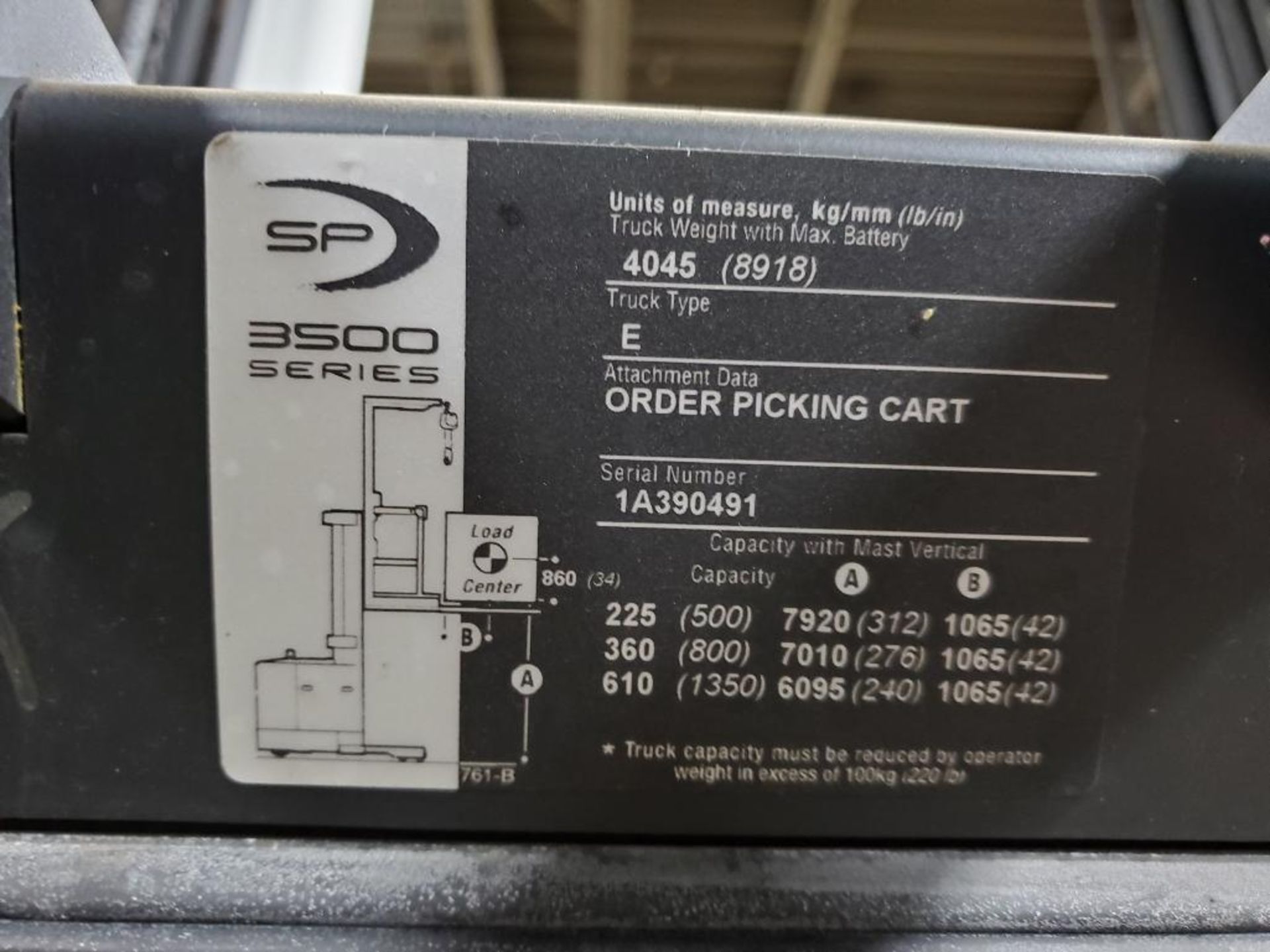 2012 CROWN 3500 SERIES STOCK ORDER PICKER, MODEL SP3520-30, 3,000 LB. CAPACITY, 24V, 131 1/2'' 3 STA - Image 21 of 24