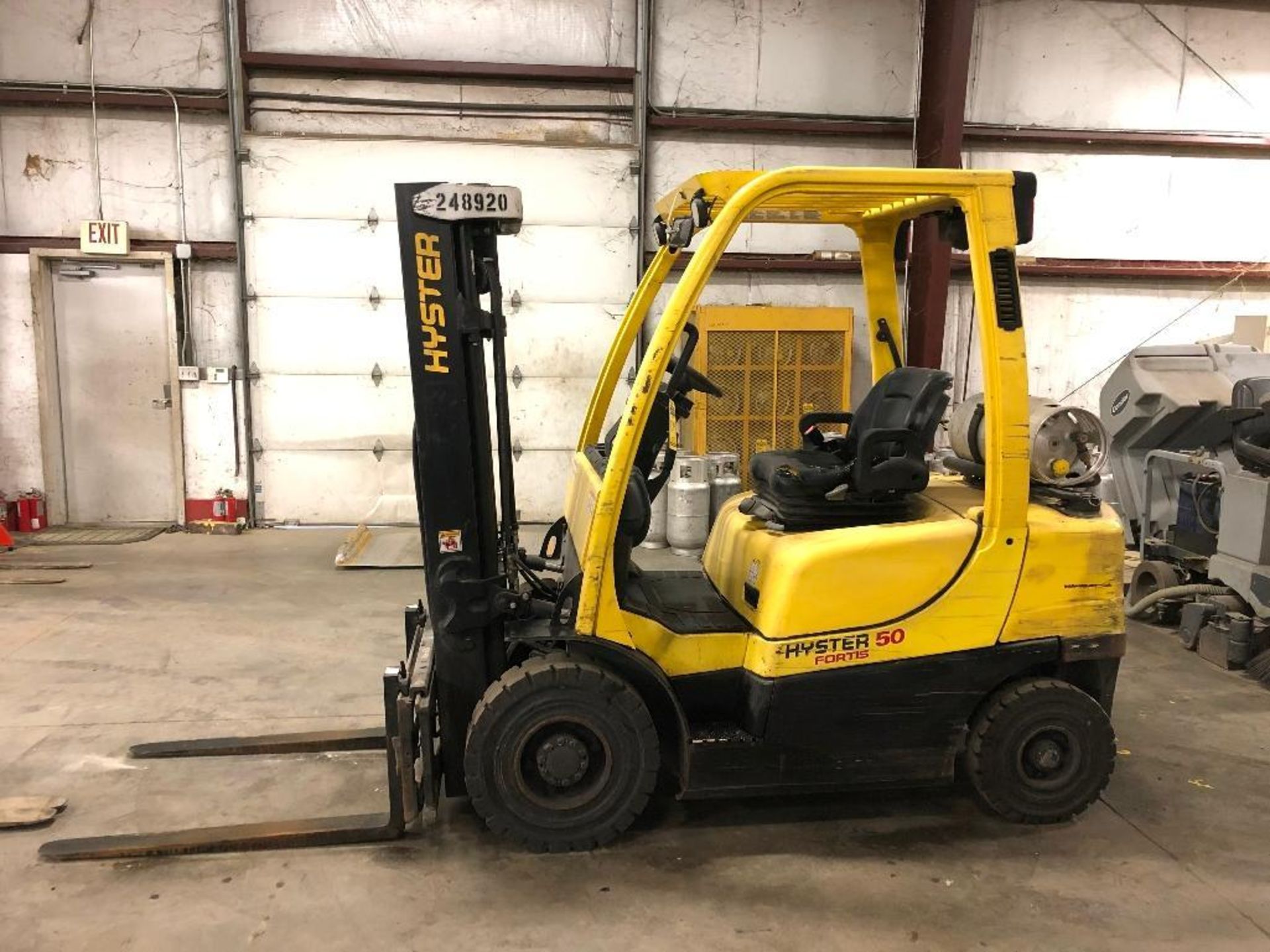 2015 HYSTER 5,000-LB., MODEL: S50FT, S/N: P177V01826N, LPG, LEVER SHIFT TRANSMISSION, PNEUMATIC TIRE