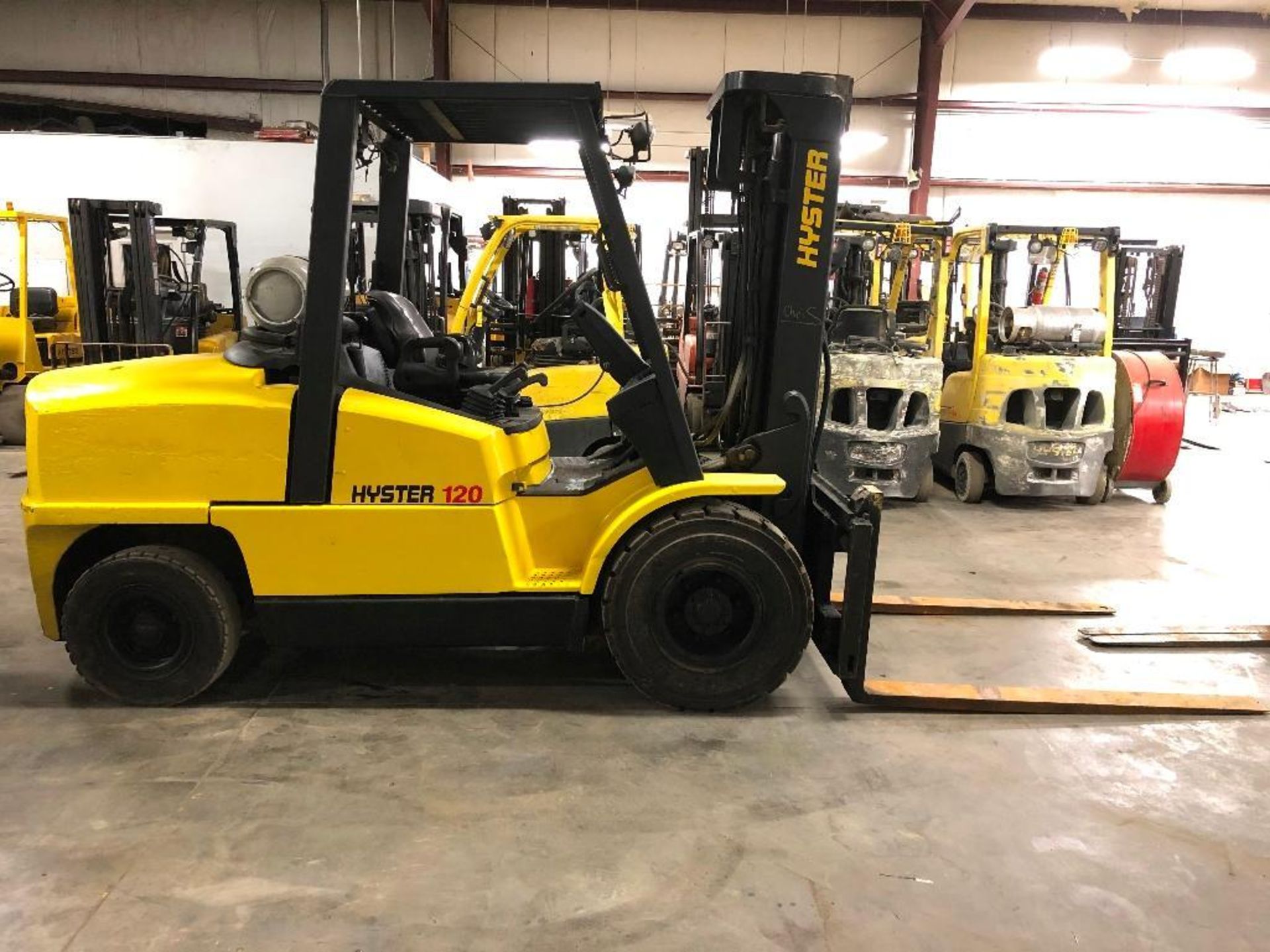 2006 HYSTER 12,000-LB. CAPACITY FORKLIFT, MODEL: H120FT, S/N: L005V08891D, LPG, PNEUMATIC TIRES, LEV - Image 3 of 5