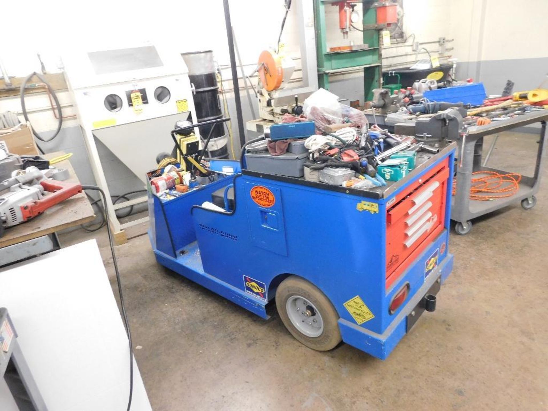 TAYLOR DUNN MX 600 ELECTRIC MAINTENANCE CART W/ 4 IN. WILTON BENCH VISE, 5-DRAWER KENNEDY TOOL BOX, - Image 3 of 3