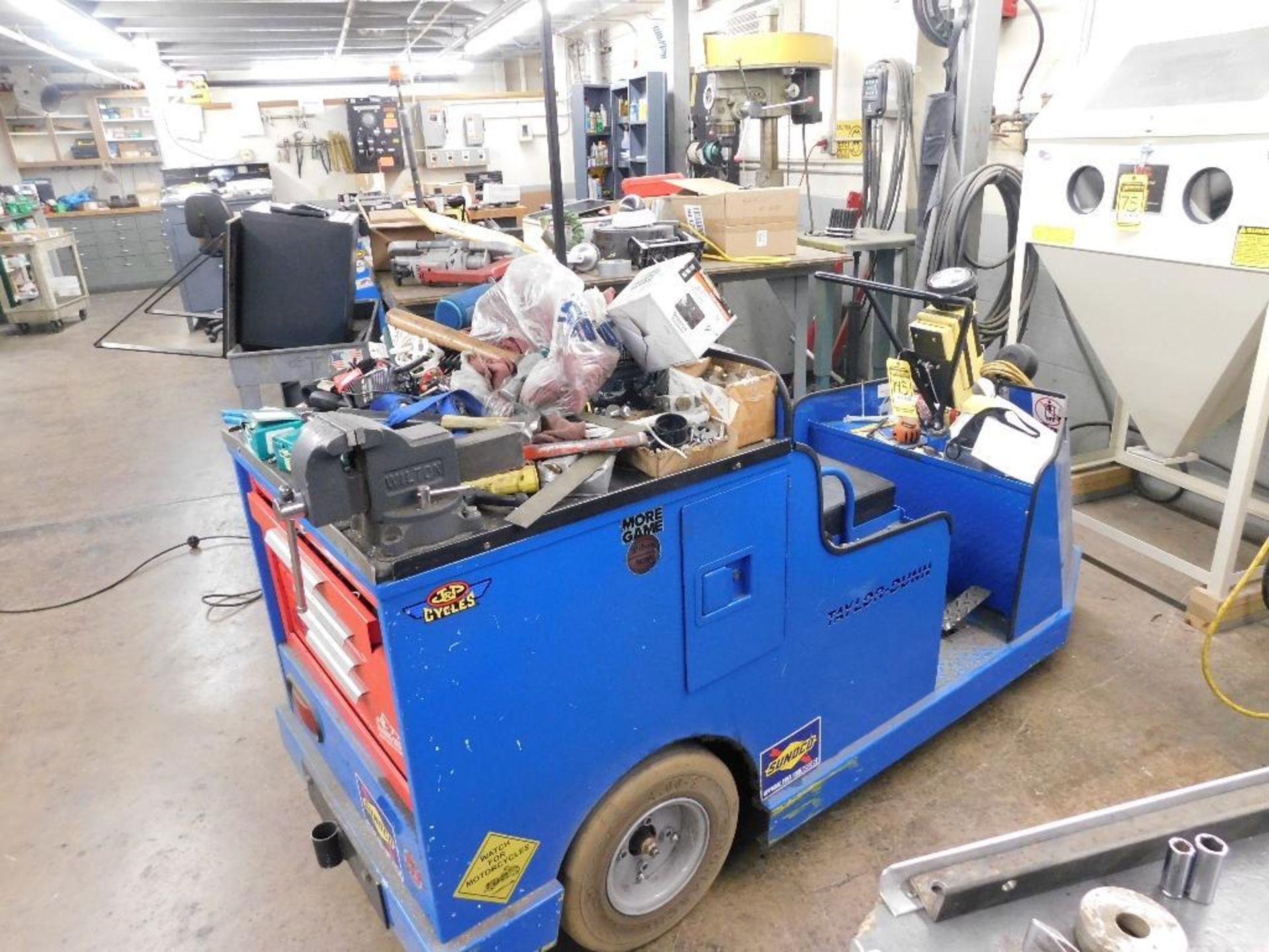 TAYLOR DUNN MX 600 ELECTRIC MAINTENANCE CART W/ 4 IN. WILTON BENCH VISE, 5-DRAWER KENNEDY TOOL BOX,
