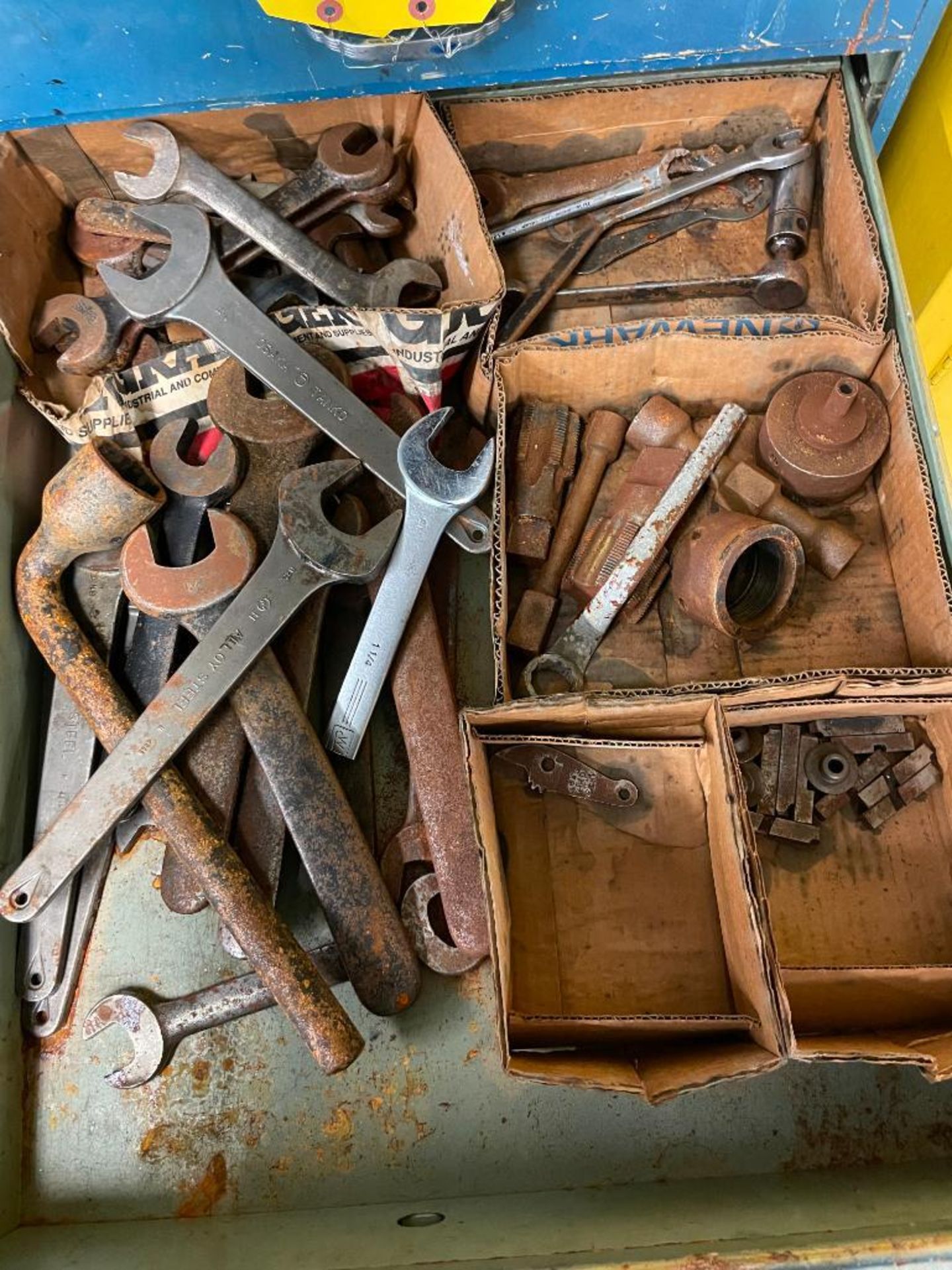 CABINET AND CONTENTS OF ASSORTED HEAVY DUTY RACHETS, SOCKETS, COMBINATION WRENCHES, OPEN END - Image 3 of 4