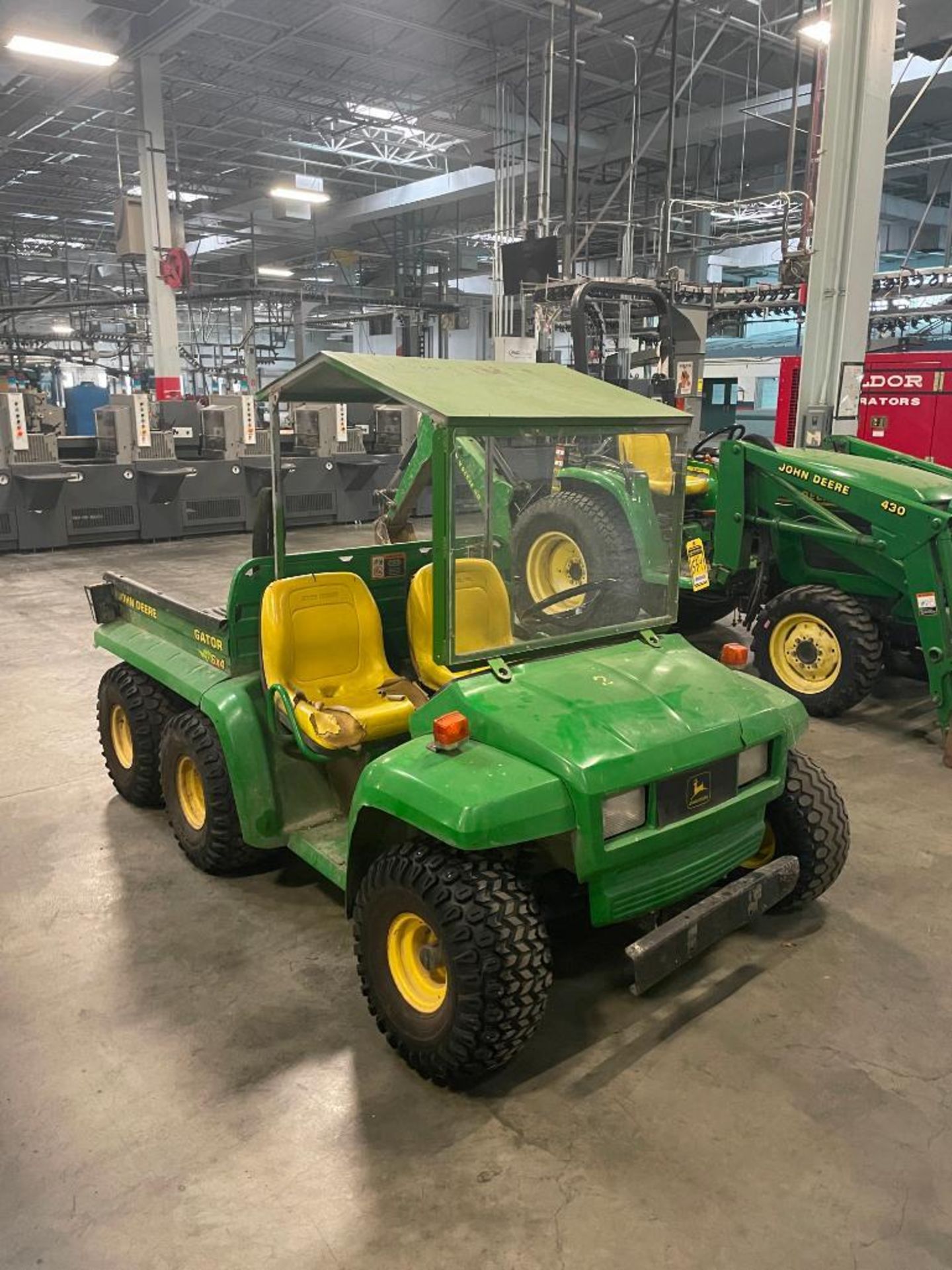 JOHN DEERE 6X4 GATOR, 2,176 HRS., TURN SIGNALS, GAS ENGINE, S/N W006X4X058527 (NEEDS IGNITION - Image 2 of 7