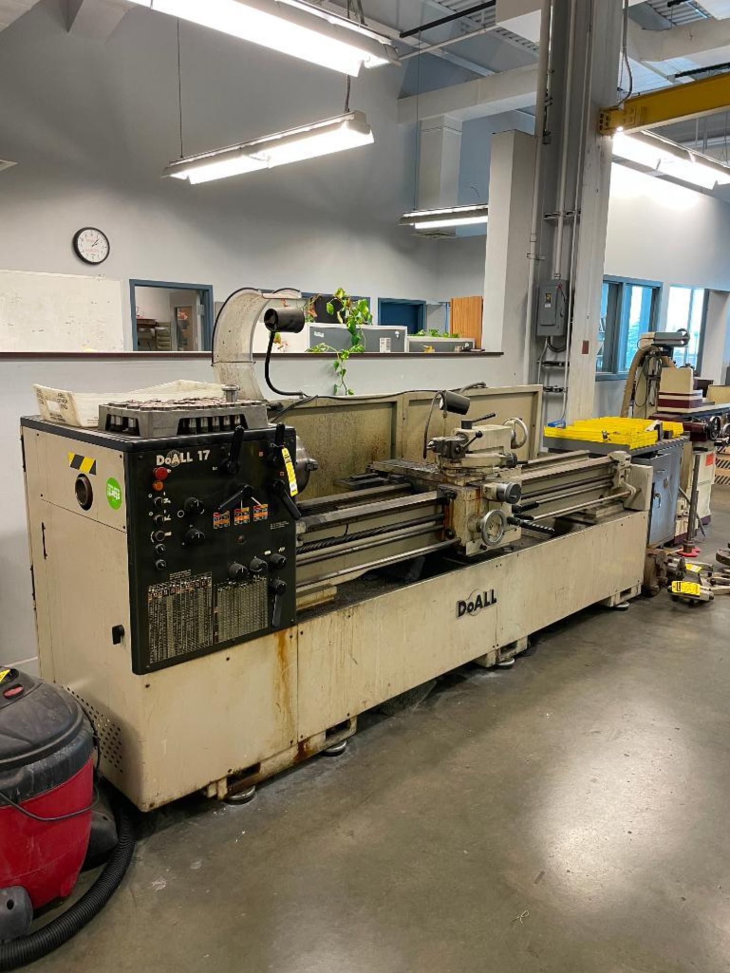 DOALL HORIZONTAL LATHE, MODEL 17, 3PH, 8' BED, 10'' LATHE CHUCK