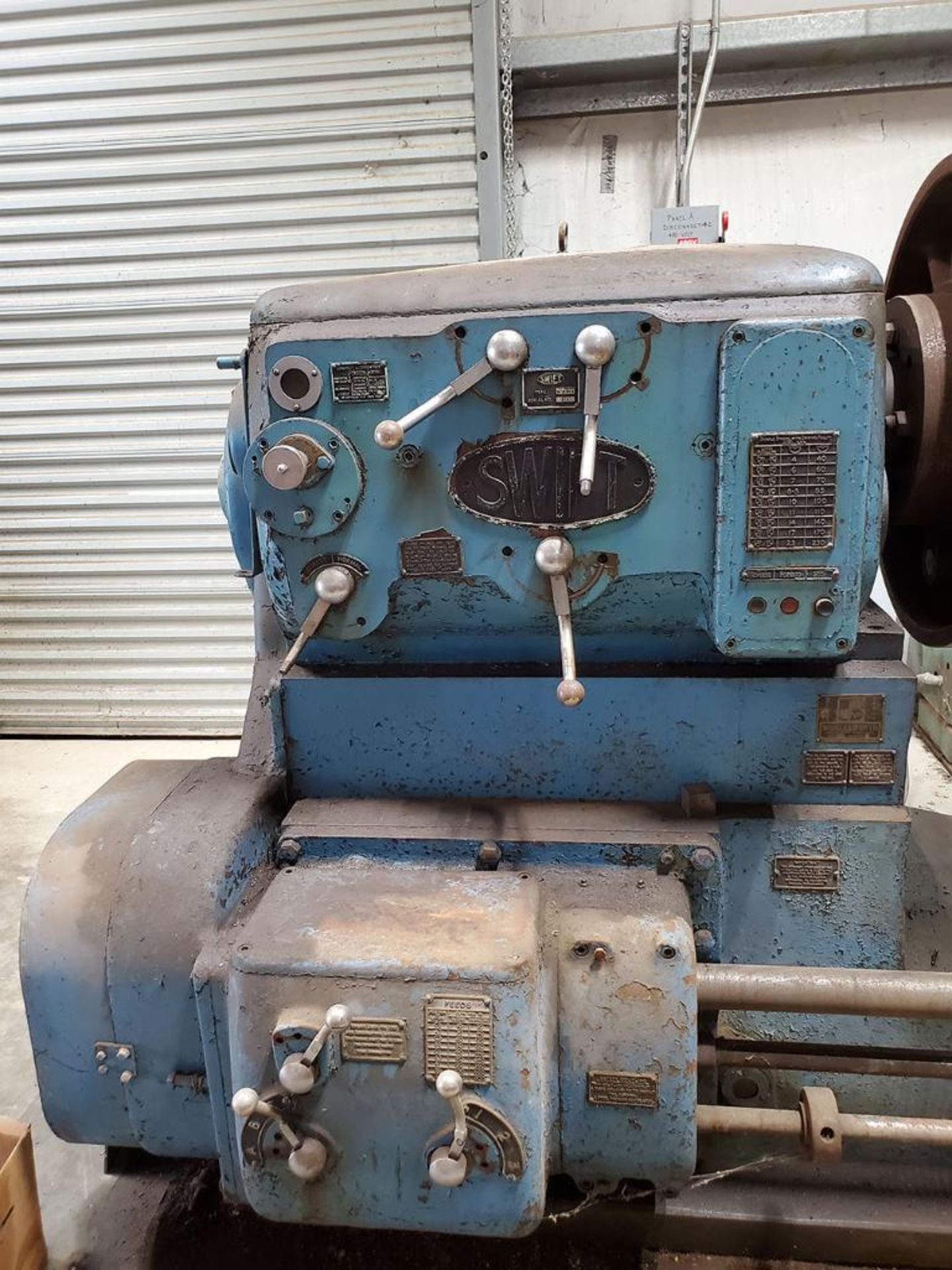 SWIFT ENGINE LATHE; MODEL 16-21.SV.5, S/N 13161, 11' BED, 32'' JAW CHUCK, 400-RPM SPINDLE, 4'' BAR - Image 4 of 11