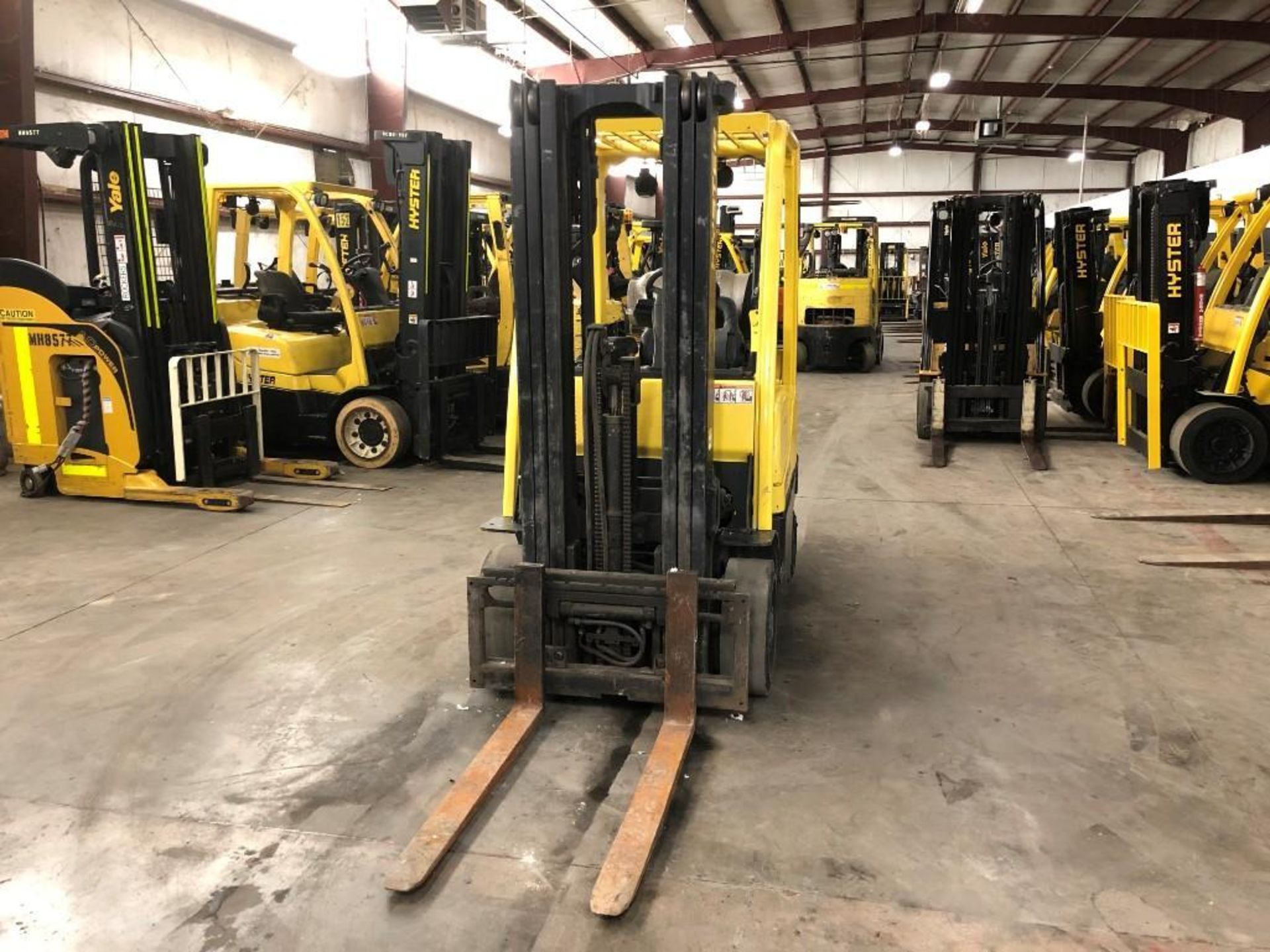 2014 HYSTER 5,000 LB. CAPACITY FORKLIFT, MODEL S50FT, LPG, FINGER CONTROLS, LEVER SHIFT TRANSMISSION - Image 5 of 5