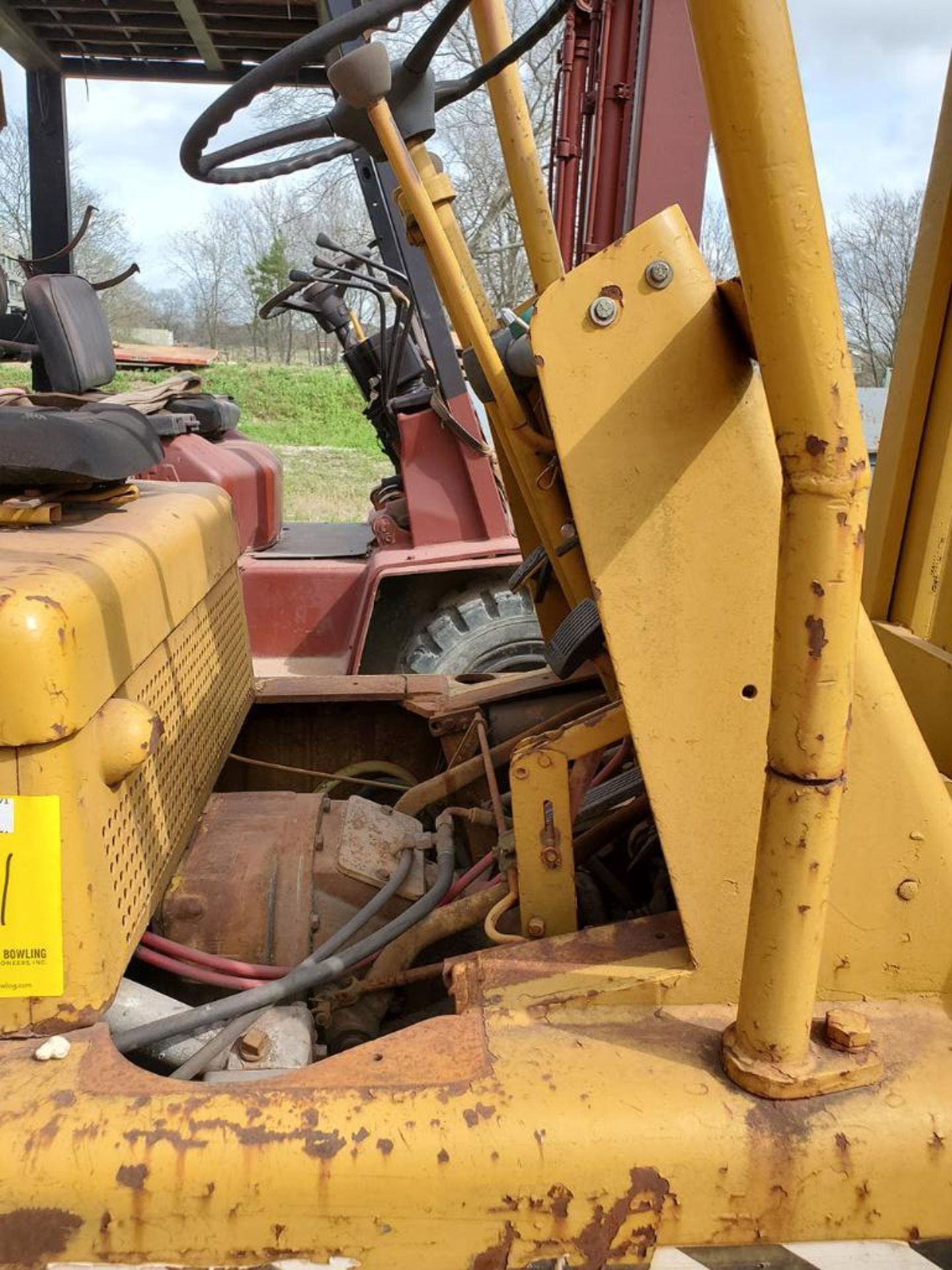 HYSTER LPG FORKLIFT; 2-STAGE MAST (NEED TRANSMISSION REPAIRS) - Image 5 of 5