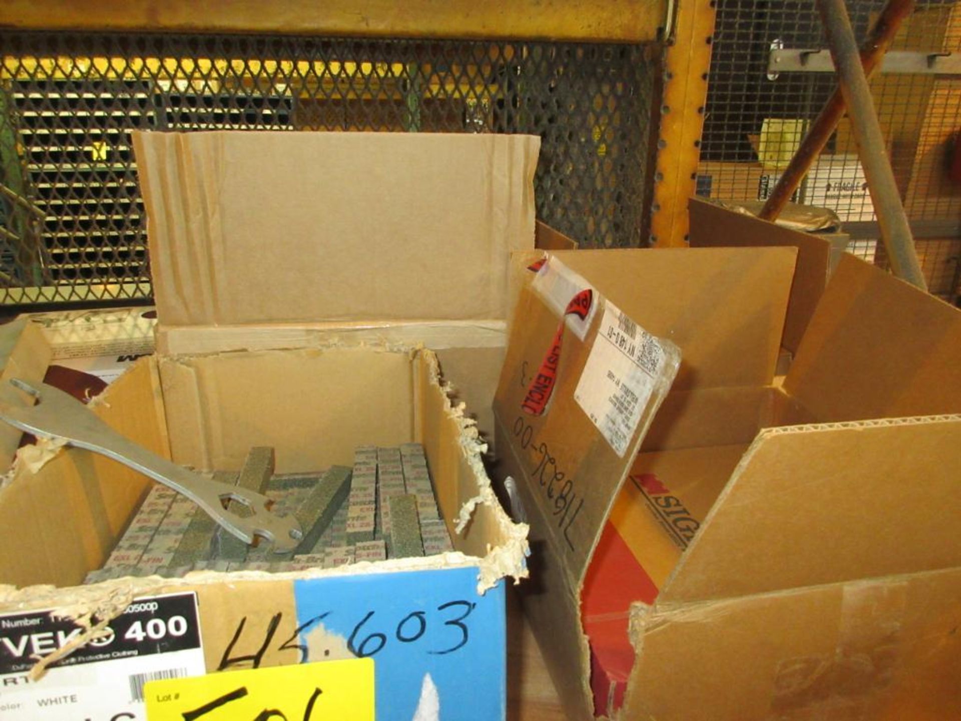 CONTENTS OF (22) SECTIONS PALLET RACK: ASSORTED ABRASIVES, SUNNEN STONES, TOOL BITS, DOVETAIL CUTTER - Image 7 of 43