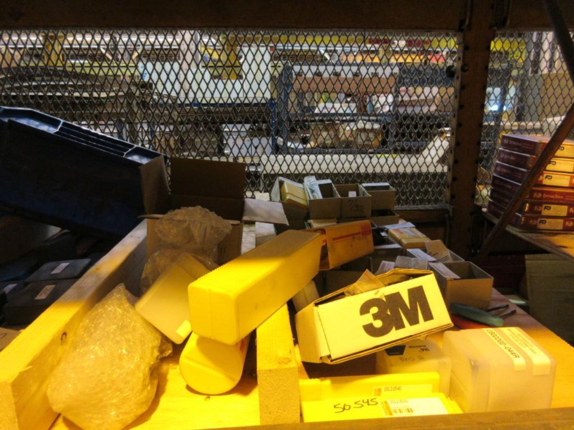 CONTENTS OF (22) SECTIONS PALLET RACK: ASSORTED ABRASIVES, SUNNEN STONES, TOOL BITS, DOVETAIL CUTTER - Image 36 of 43