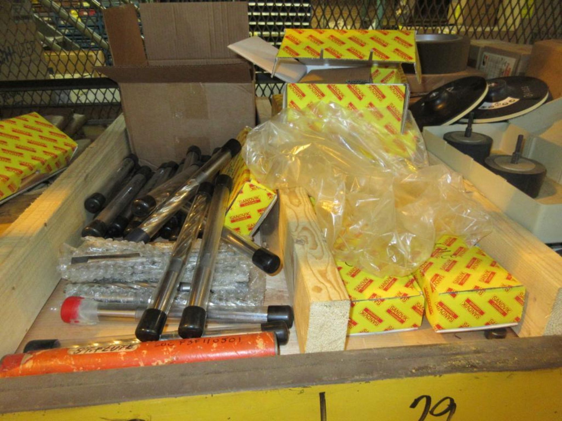 CONTENTS OF (22) SECTIONS PALLET RACK: ASSORTED ABRASIVES, SUNNEN STONES, TOOL BITS, DOVETAIL CUTTER - Image 5 of 43