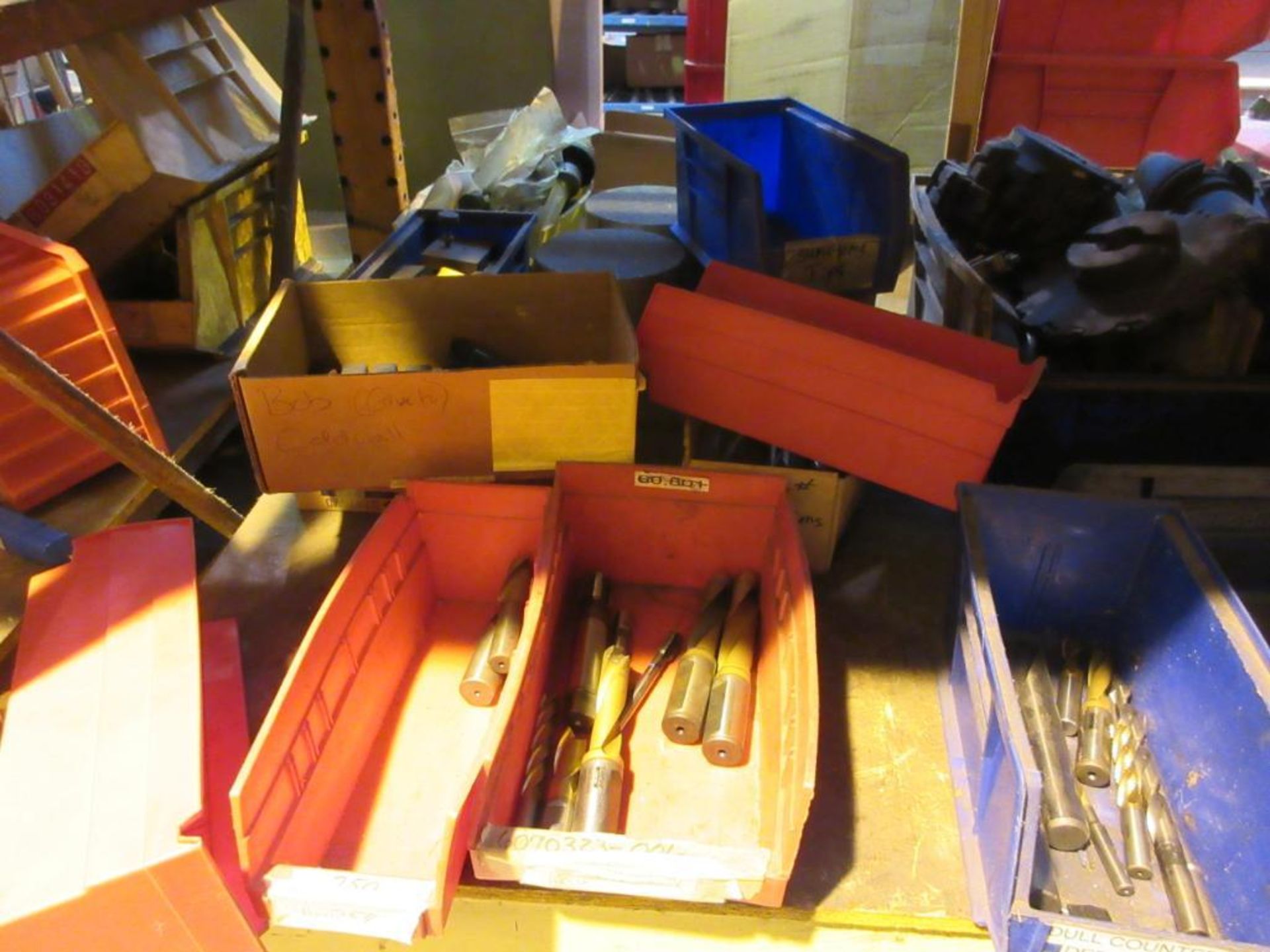 CONTENTS OF (22) SECTIONS PALLET RACK: ASSORTED ABRASIVES, SUNNEN STONES, TOOL BITS, DOVETAIL CUTTER - Image 35 of 43