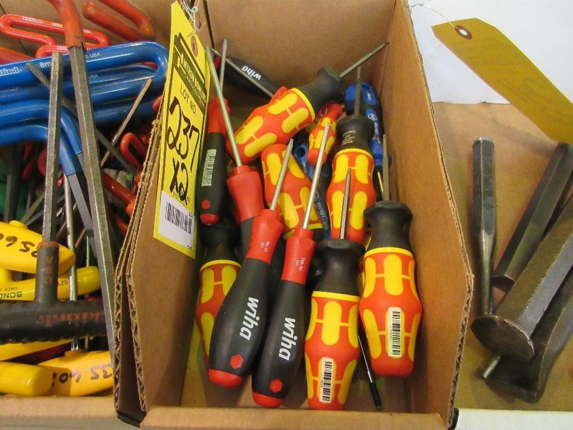 (2) BOXES OF SCREWDRIVERS/TORX DRIVERS