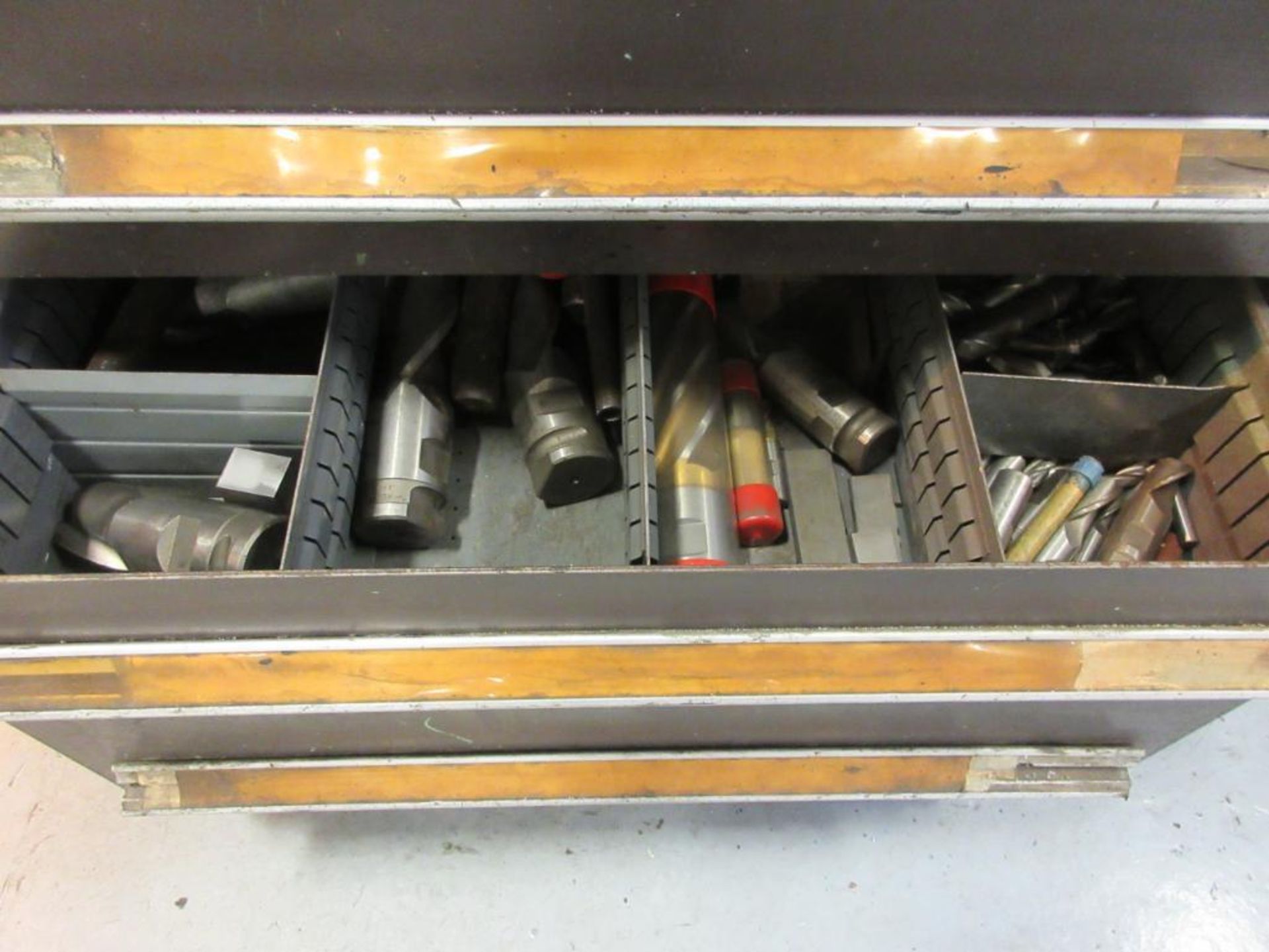 (2) VIDMAR CABINETS W/ ASSORTED TOOLING - Image 8 of 9