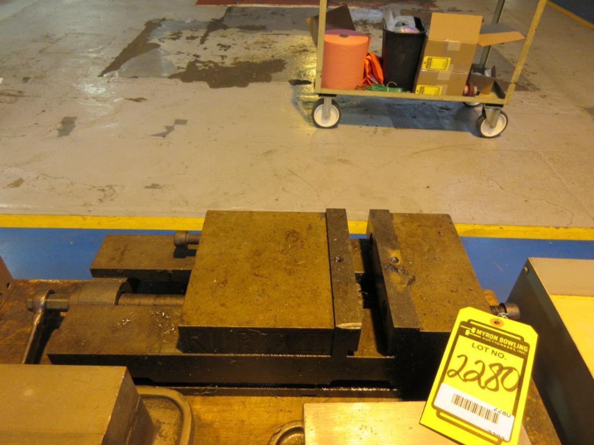 KURT 8 IN. MACHINE VISE