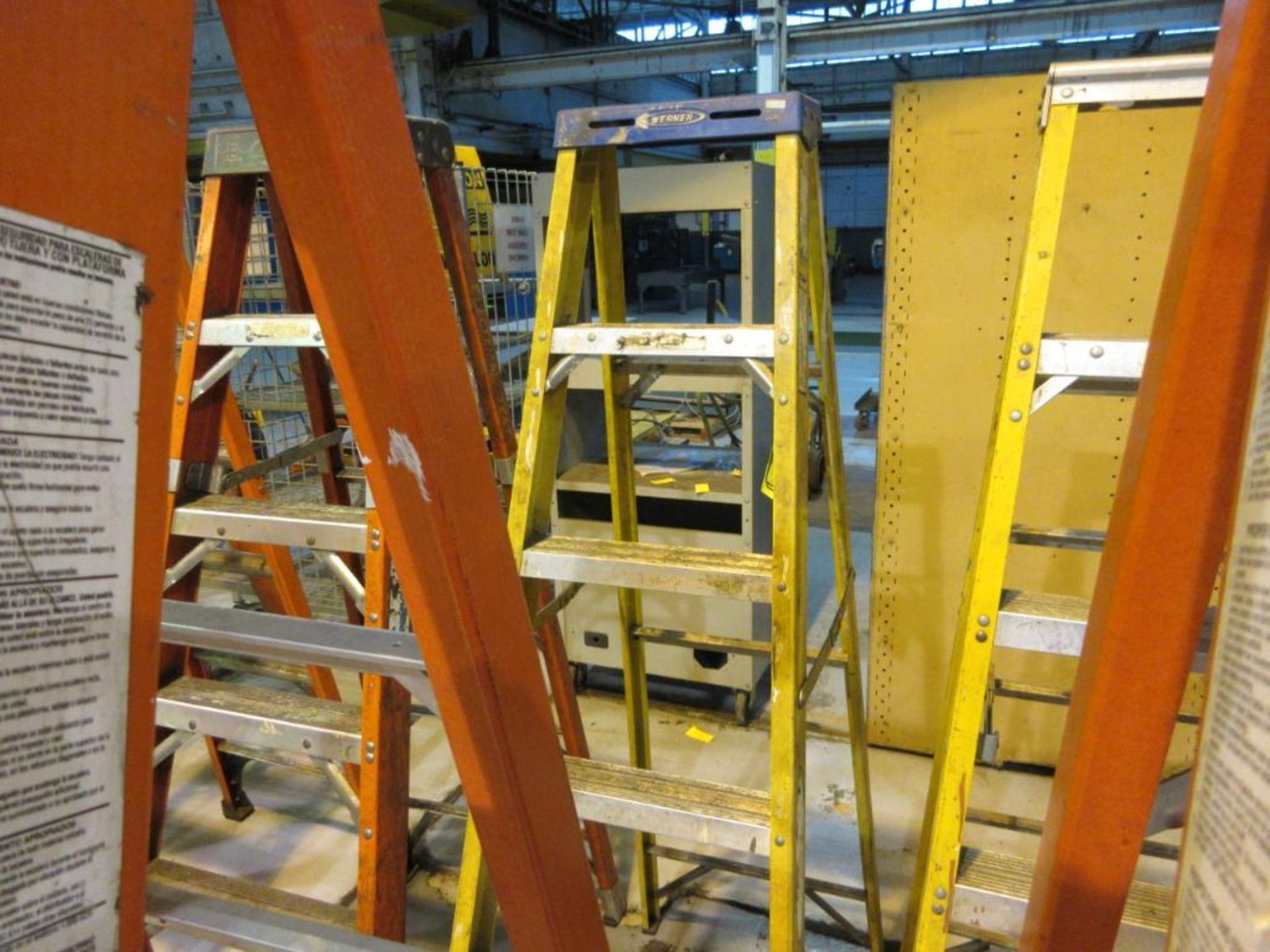 (2) 6 FT. FIBERGLASS STEP LADDERS - Image 2 of 2