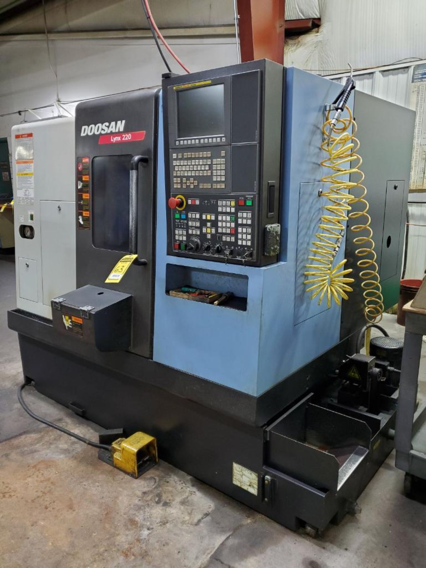 2014 DOOSAN LYNX 220 CNC TURNING CENTER, COLLET CHUCK, 12-STATION TURRET, TAILSTOCK, DOOSAN FANUC