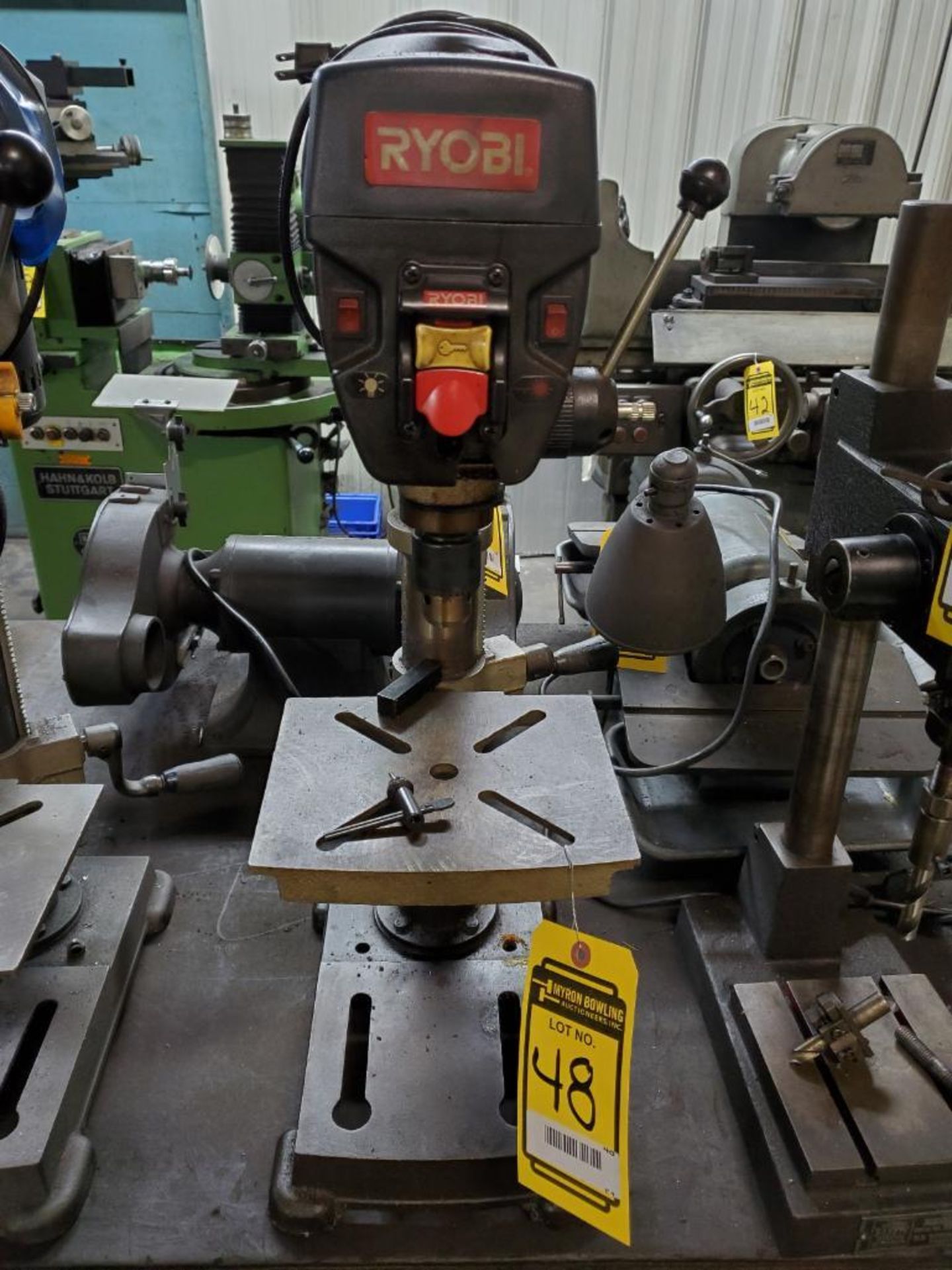 RYOBI DP102L 10'' VERTICAL BENCH TOP DRILL PRESS WITH LASER, 8'' X 9'' TABLE, 5'' THROAT - Image 3 of 4